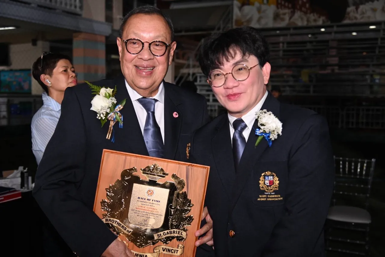 ดร.ก้อง ปิยะ เข้ารับรางวัลศิษย์เก่าดีเด่น รร.เซนต์คาเบรียล ฉลองครบรอบ 105 ปี