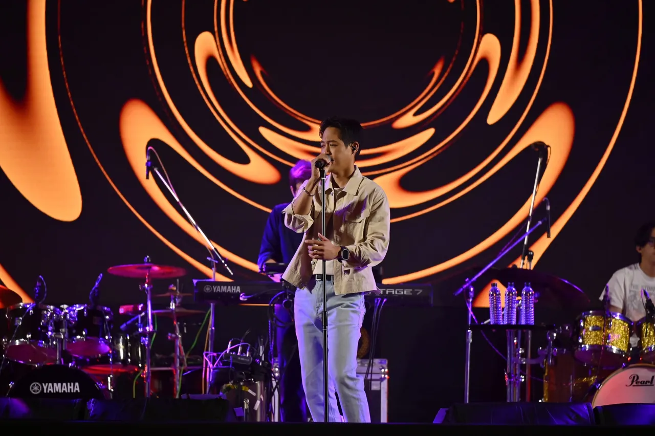 เกรท นำทีมศิษย์เก่า ฟอส-แบงค์ ฉลองครบรอบ 40 ปี ม.รังสิต