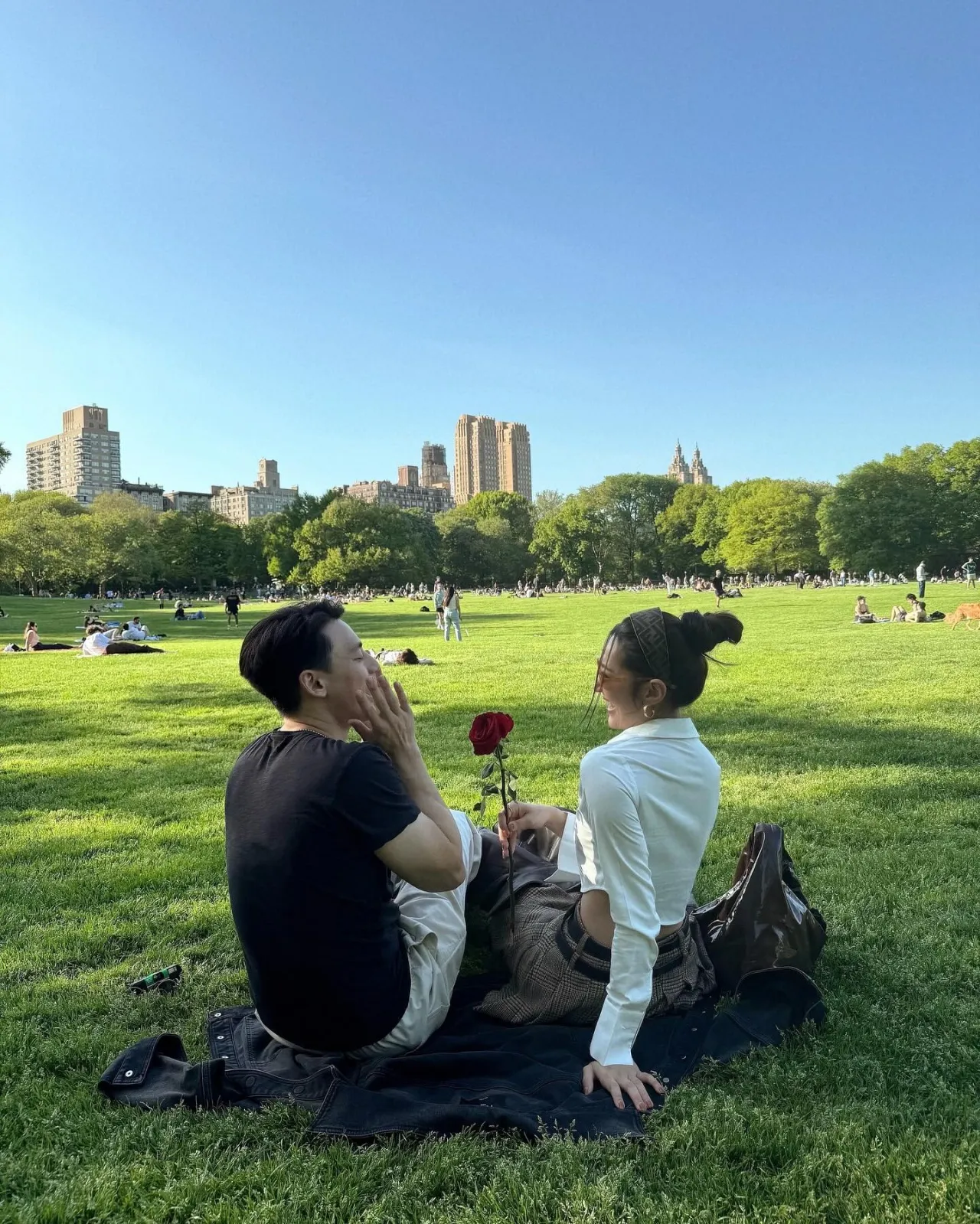 โมเมนต์น่ารัก เบลล่า ร่วมเฟรม คุณพ่อวิล ชวิณ คนชื่นชมว่าที่ลูกสะใภ้สวยสง่ามาก