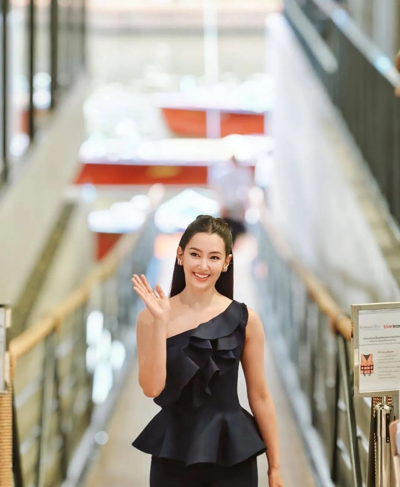 โมเมนต์น่ารัก เบลล่า ร่วมเฟรม คุณพ่อวิล ชวิณ คนชื่นชมว่าที่ลูกสะใภ้สวยสง่ามาก