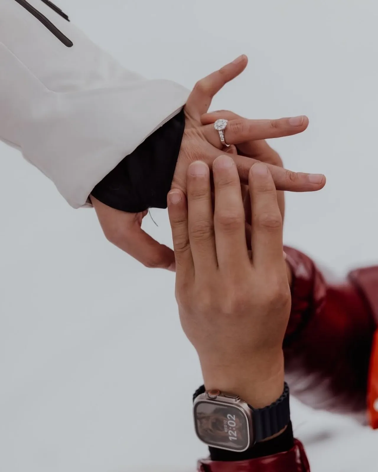 กระติ๊บ ชวัลกร ถูกแฟนทำเซอร์ไพรส์คุกเข่าขอแต่งงาน บรรยากาศสุดโรแมนติก