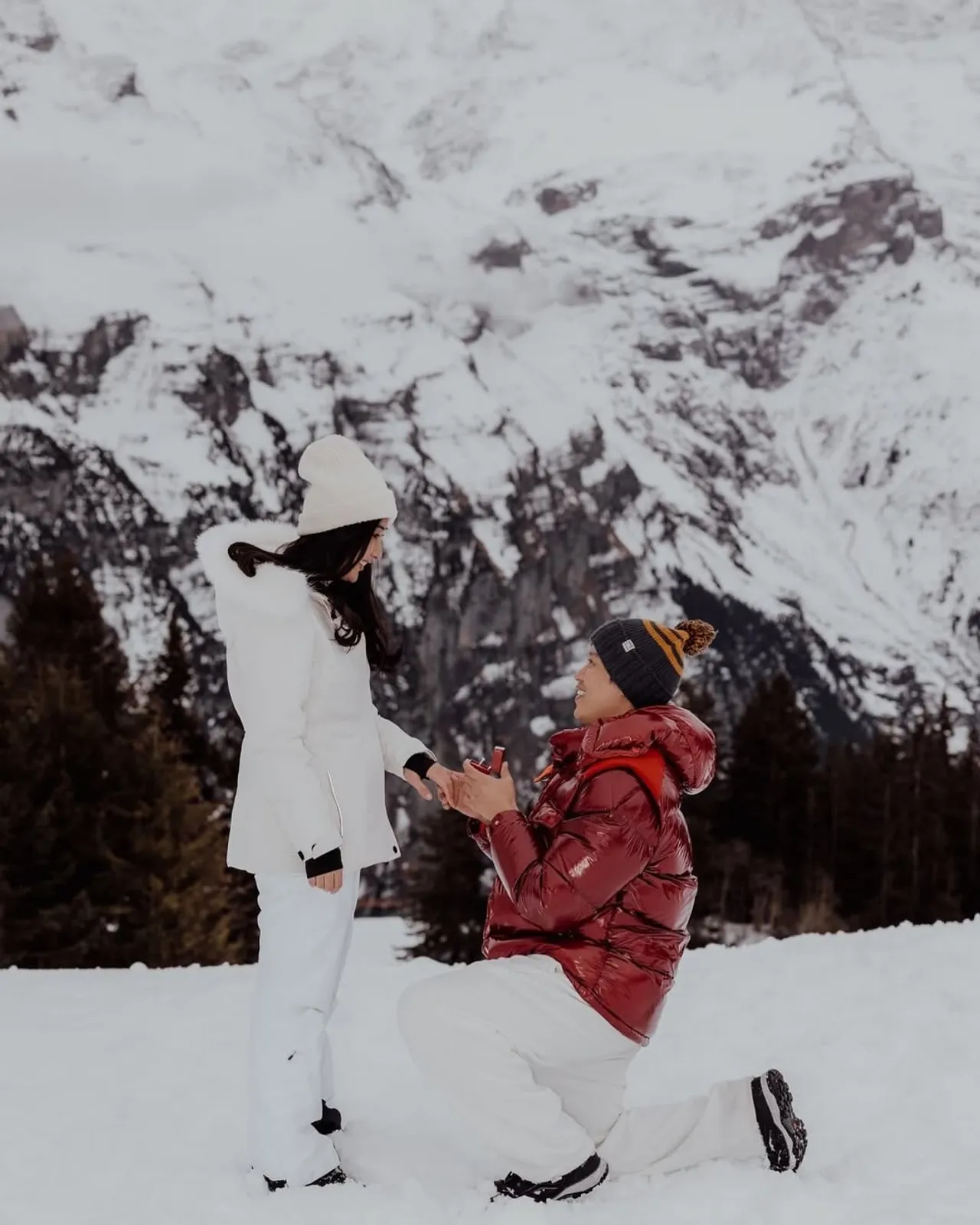 กระติ๊บ ชวัลกร ถูกแฟนทำเซอร์ไพรส์คุกเข่าขอแต่งงาน บรรยากาศสุดโรแมนติก