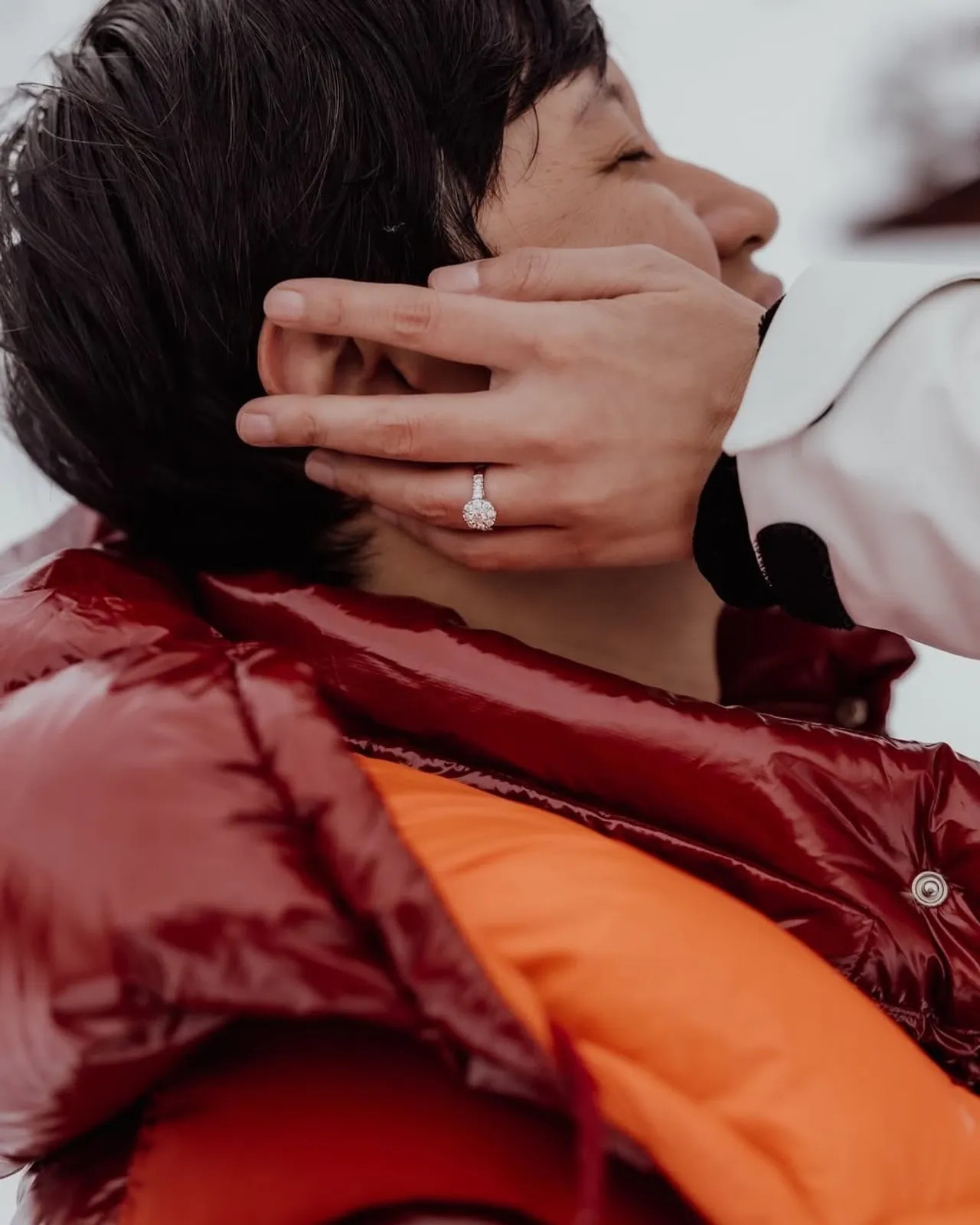 กระติ๊บ ชวัลกร ถูกแฟนทำเซอร์ไพรส์คุกเข่าขอแต่งงาน บรรยากาศสุดโรแมนติก