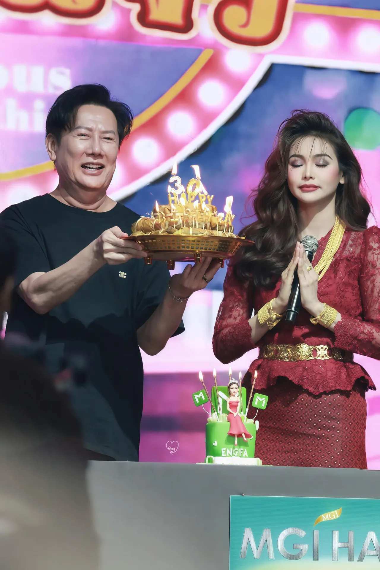 ไม่ธรรมดา เปิดยอดเงิน อิงฟ้า ที่แฟนคลับเปย์ให้ในปาร์ตี้วันเกิด 30 ยังแจ๋ว