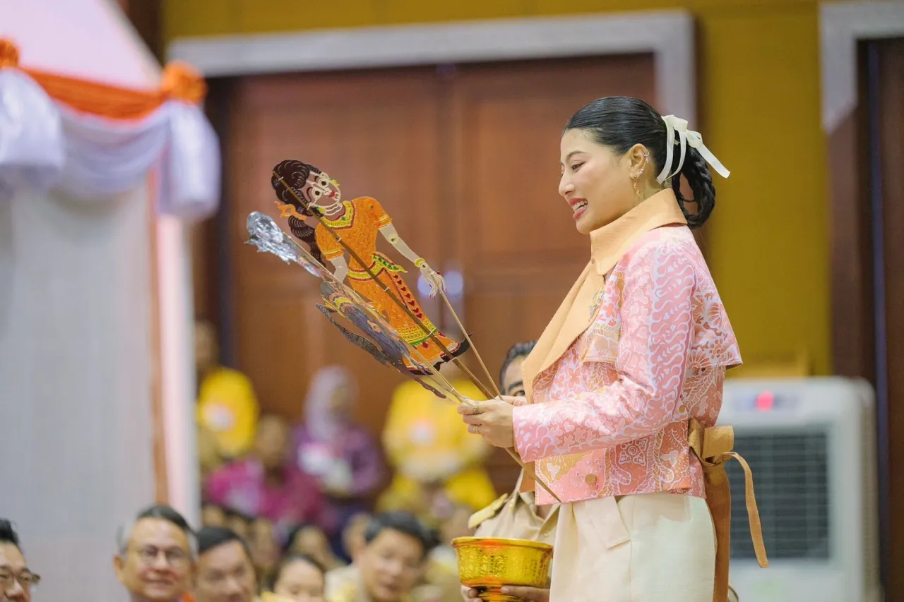 สมเด็จเจ้าฟ้าสิริวัณณวรี เสด็จทอดพระเนตรนิทรรศการ ผลงานภูมิปัญญาผ้าไทย และงานหัตถกรรมชุมชน ภาคใต้