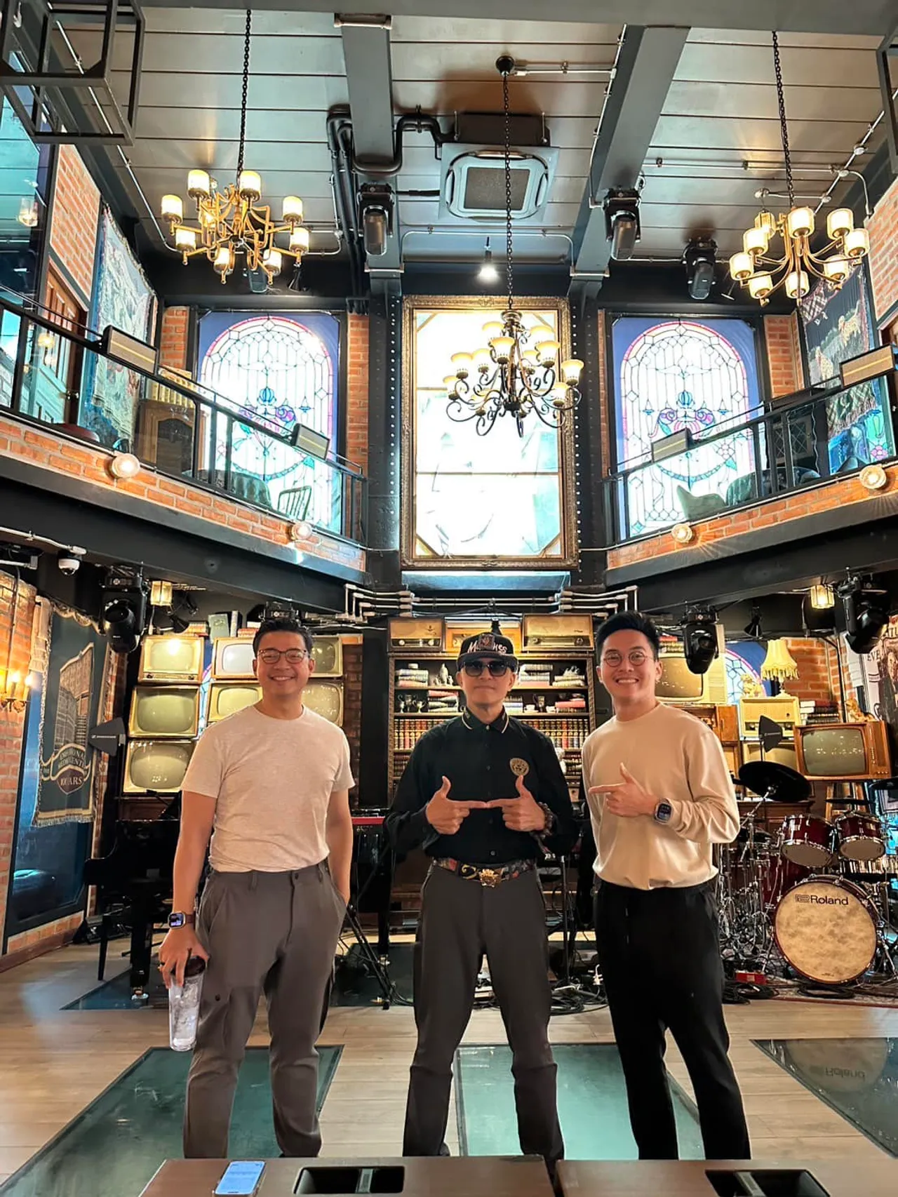 ติ๊ก ชีโร่ ไลฟ์เปิดหมวก 3 วันหาเงิน 24 ล้าน จ่ายเยียวยาครอบครัวผู้เสียชีวิต