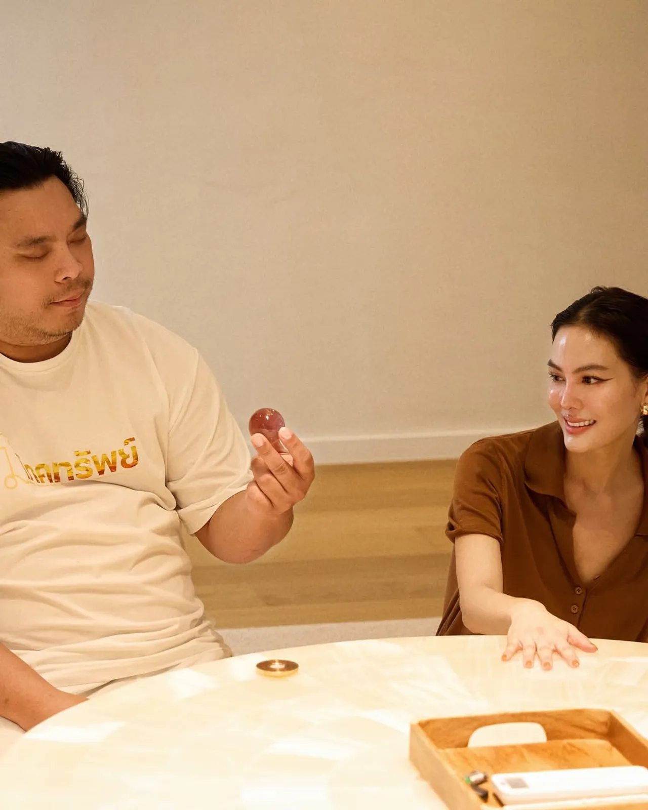 เจนี่ ทำพิธีบวงสรวงองค์พญานาคสีขาว ตั้งในบ้านหลังใหม่ งดงามสุดอลังการ