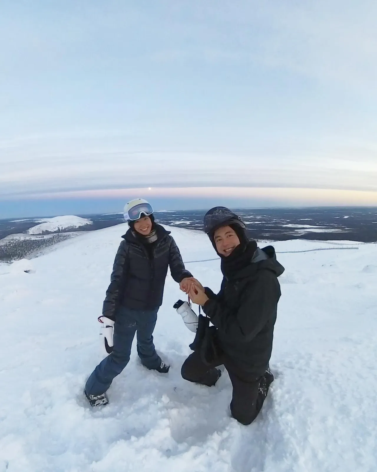 วิน Sqweez Animal ควงว่าที่เจ้าสาวเข้าเฝ้าสมเด็จพระสังฆราชฯ รับน้ำพระพุทธมนต์