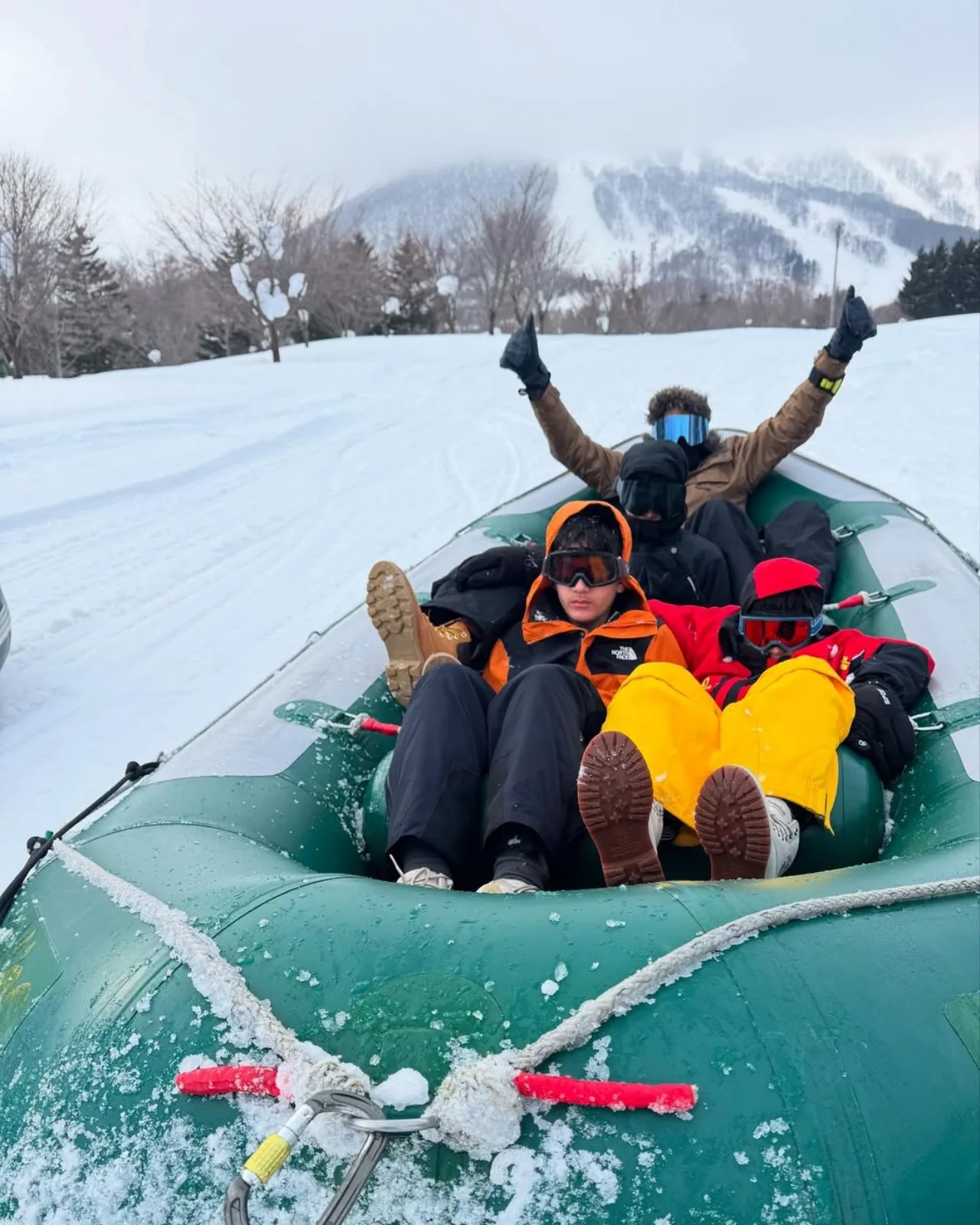 ฮาน่า-ฮิวโก้ พาลูกเที่ยวเมืองนอก คนแห่โฟกัสที่ น้องฮาร์เปอร์ สูงหล่อแซงพ่อแล้ว