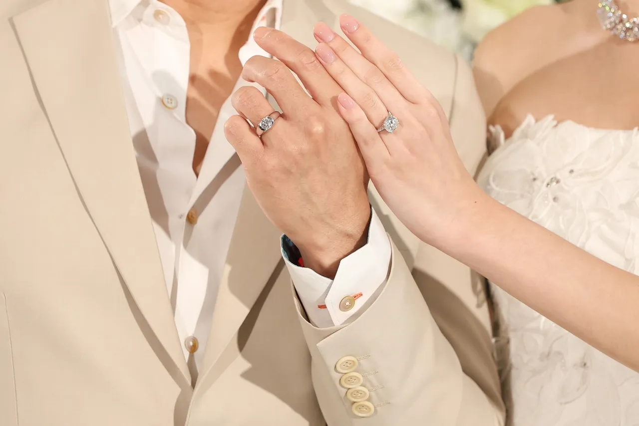 เปิดสินสอด หมอสอง ที่ให้น้องออน แค่แหวนเพชรกับต่างหูก็ไม่ธรรมดาแล้ว