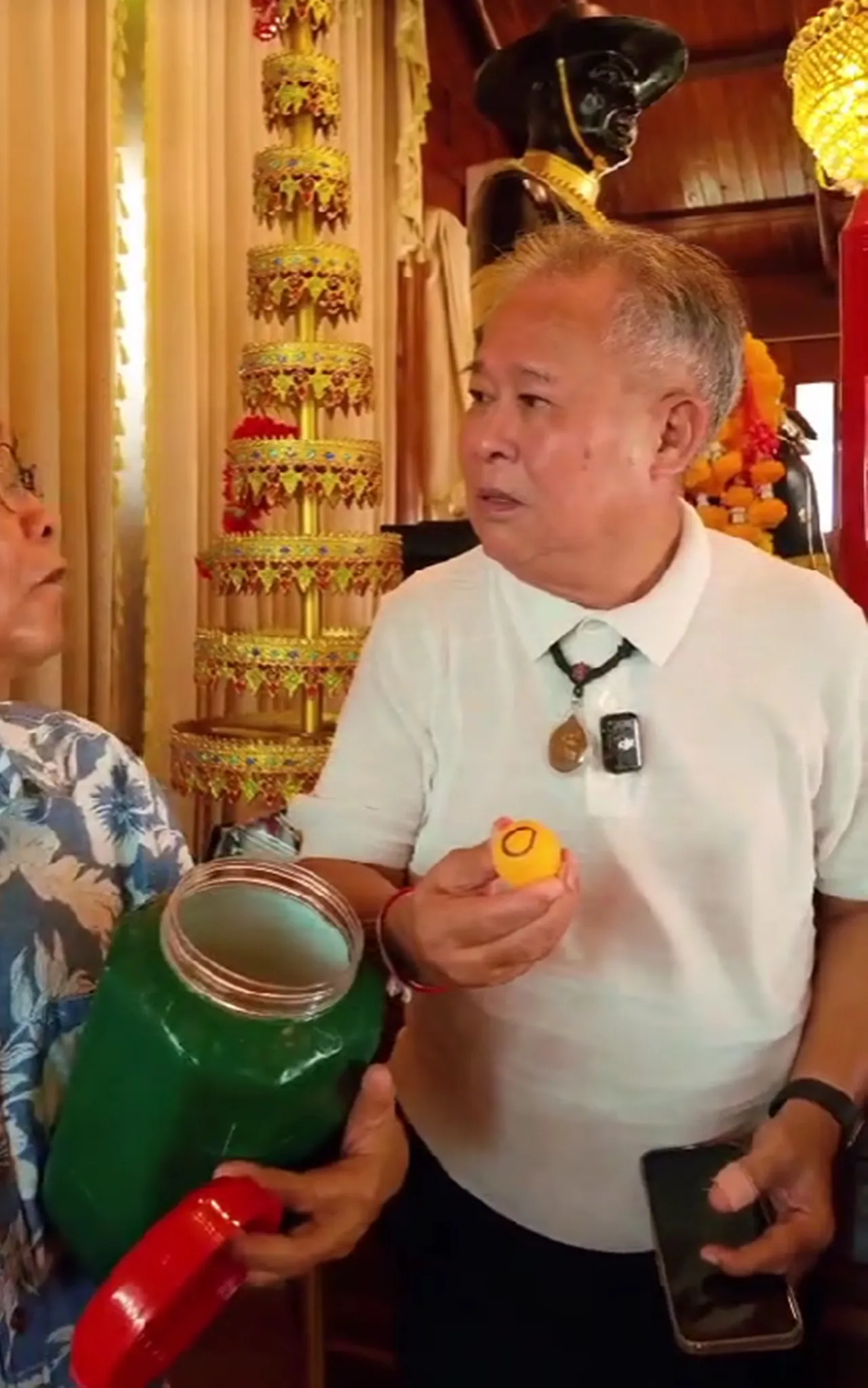 เป็ด เชิญยิ้ม เผยเลขเด็ดจากวัดดัง หลังไปทำบุญล้วงลูกปิงปอง ได้ 3 ตัวสวยเป๊ะ