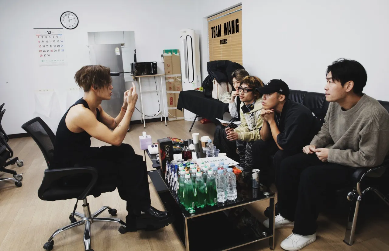 แจ็คสัน หวัง กลับมาแล้ว ปล่อยเพลงใหม่ในรอบ 2 ปี High Alone พร้อมอัลบั้ม MAGIC MAN 2