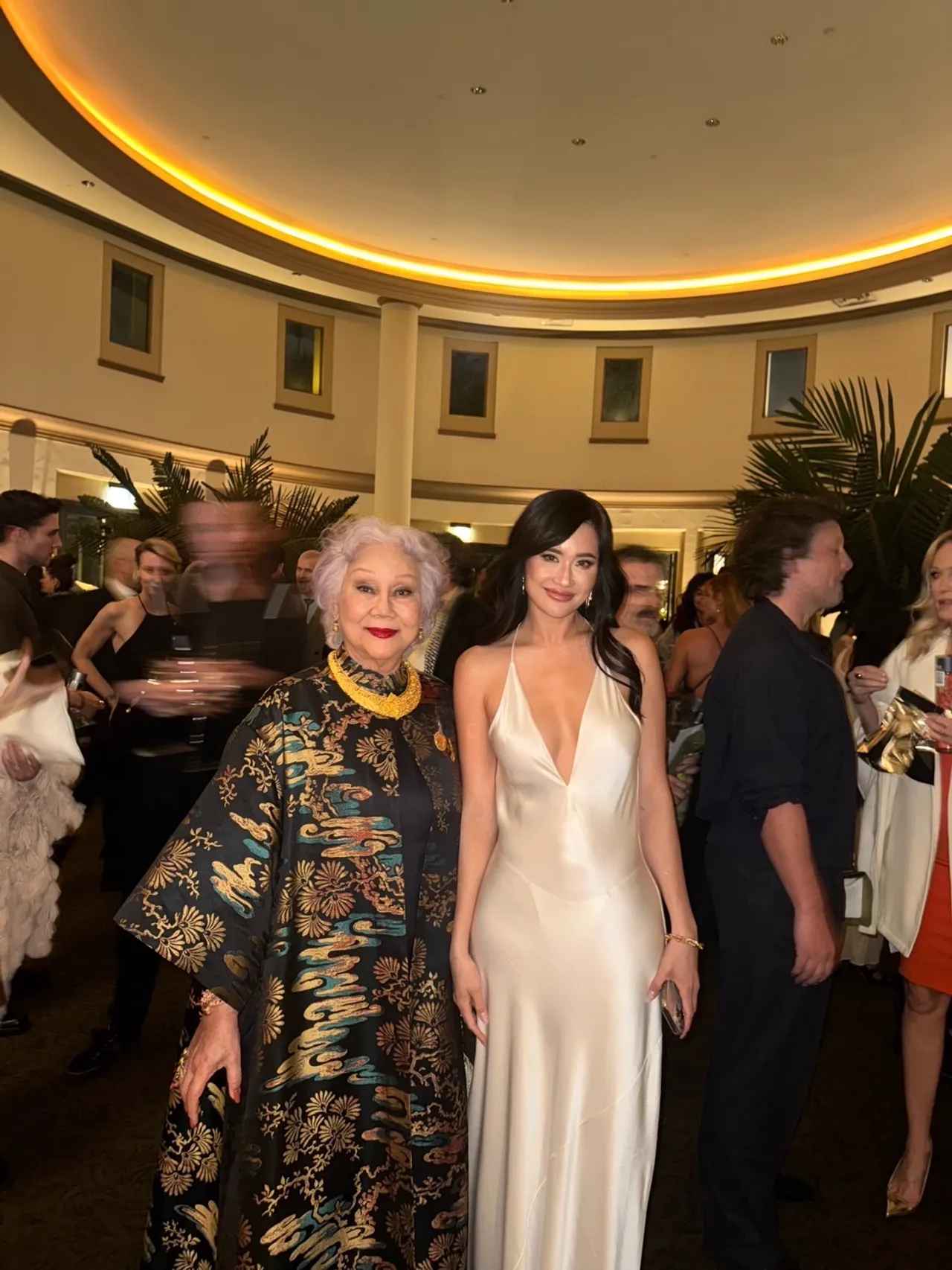 ปู ไปรยา เซอร์ไพรส์เดินพรมแดง The White Lotus ซีซั่น 3 คาดอาจเป็นตัวละครลับ