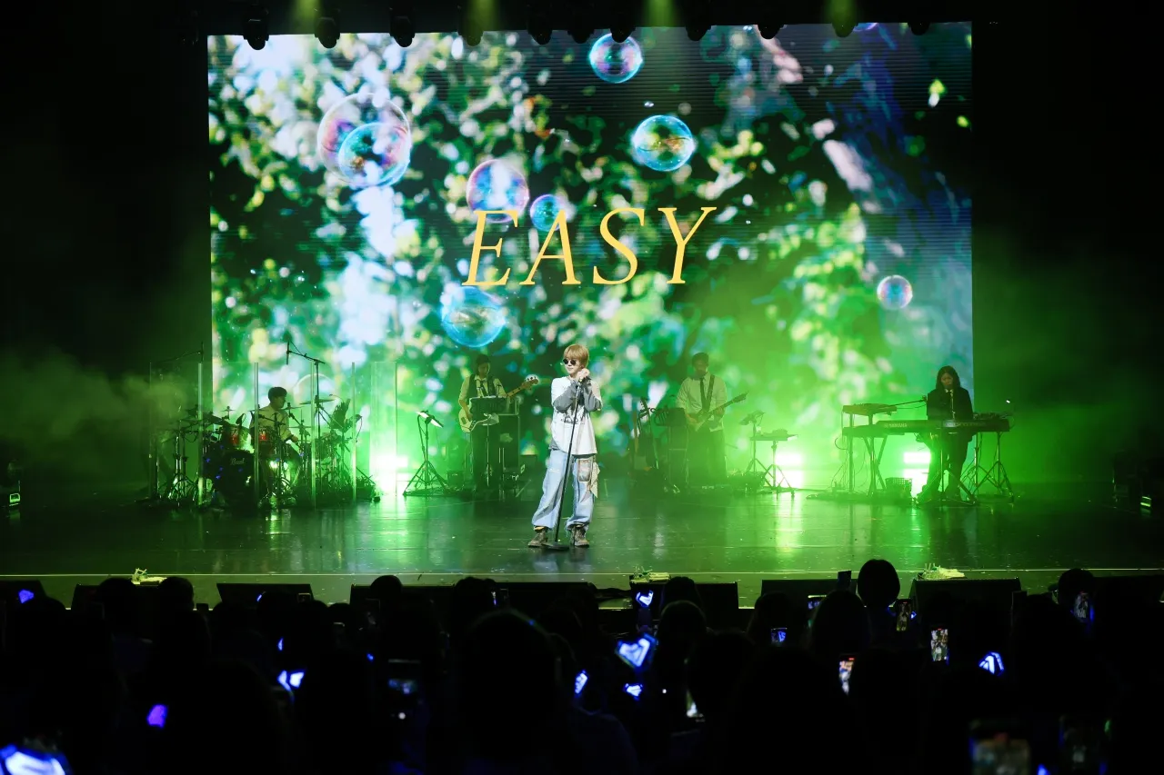 โวคอลตัวพ่อ เยซอง เสิร์ฟความสุขผ่านเสียงเพลง E.L.F. หัวใจเบ่งบาน