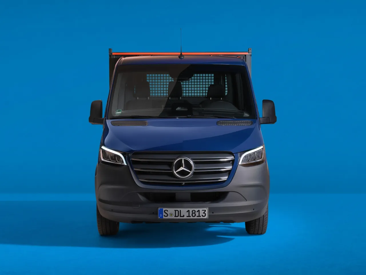 ครบรอบ 30 ปี Mercedes-Benz Sprinter พาไปดูแนวคิดการออกแบบรถแวนระดับไอคอน
