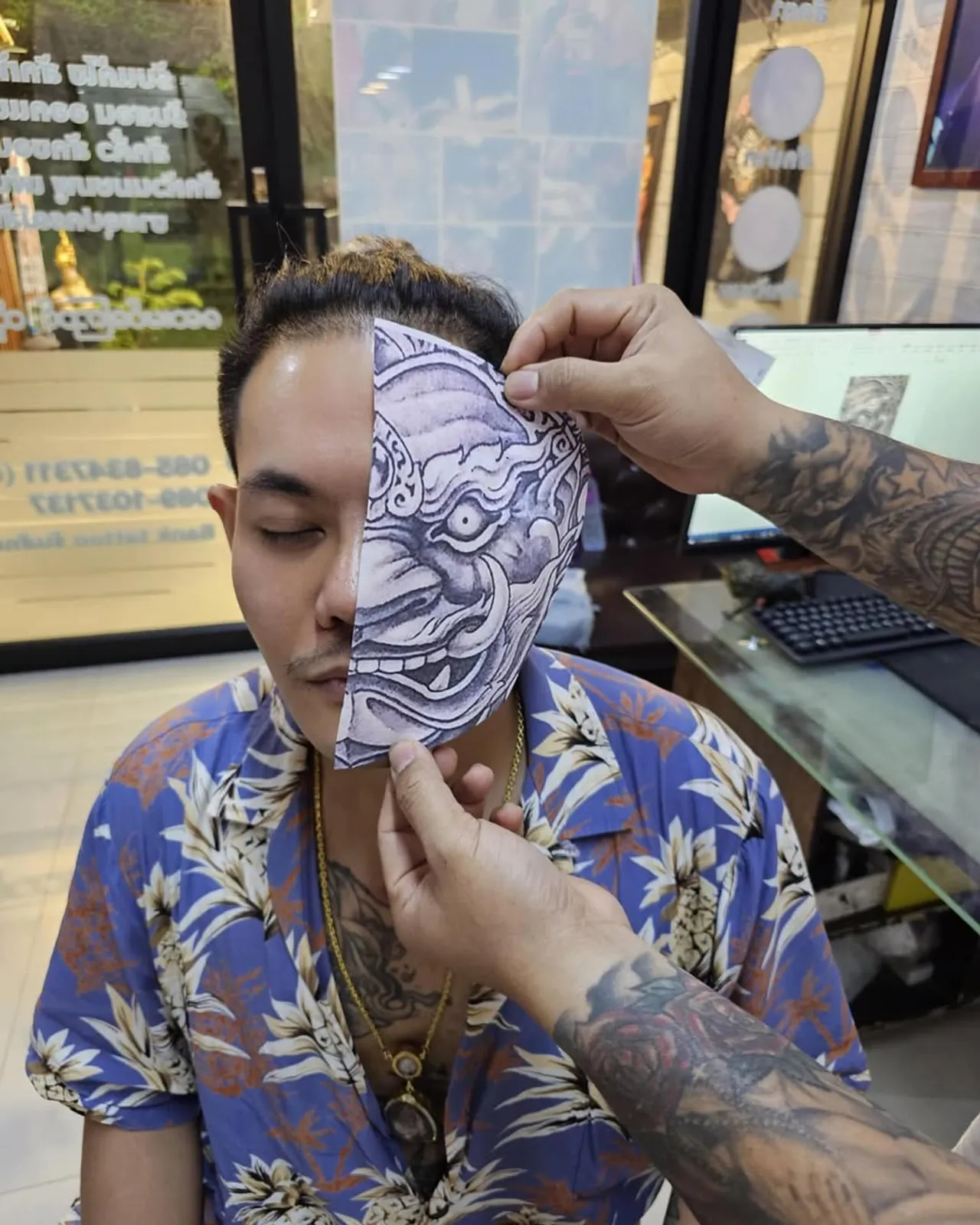 เก่ง ธชย ลงคลิปช่างสักวาดหน้ายักษ์บนใบหน้า ชาวเน็ตแห่คอมเมนต์เตือน อย่าหาทำ