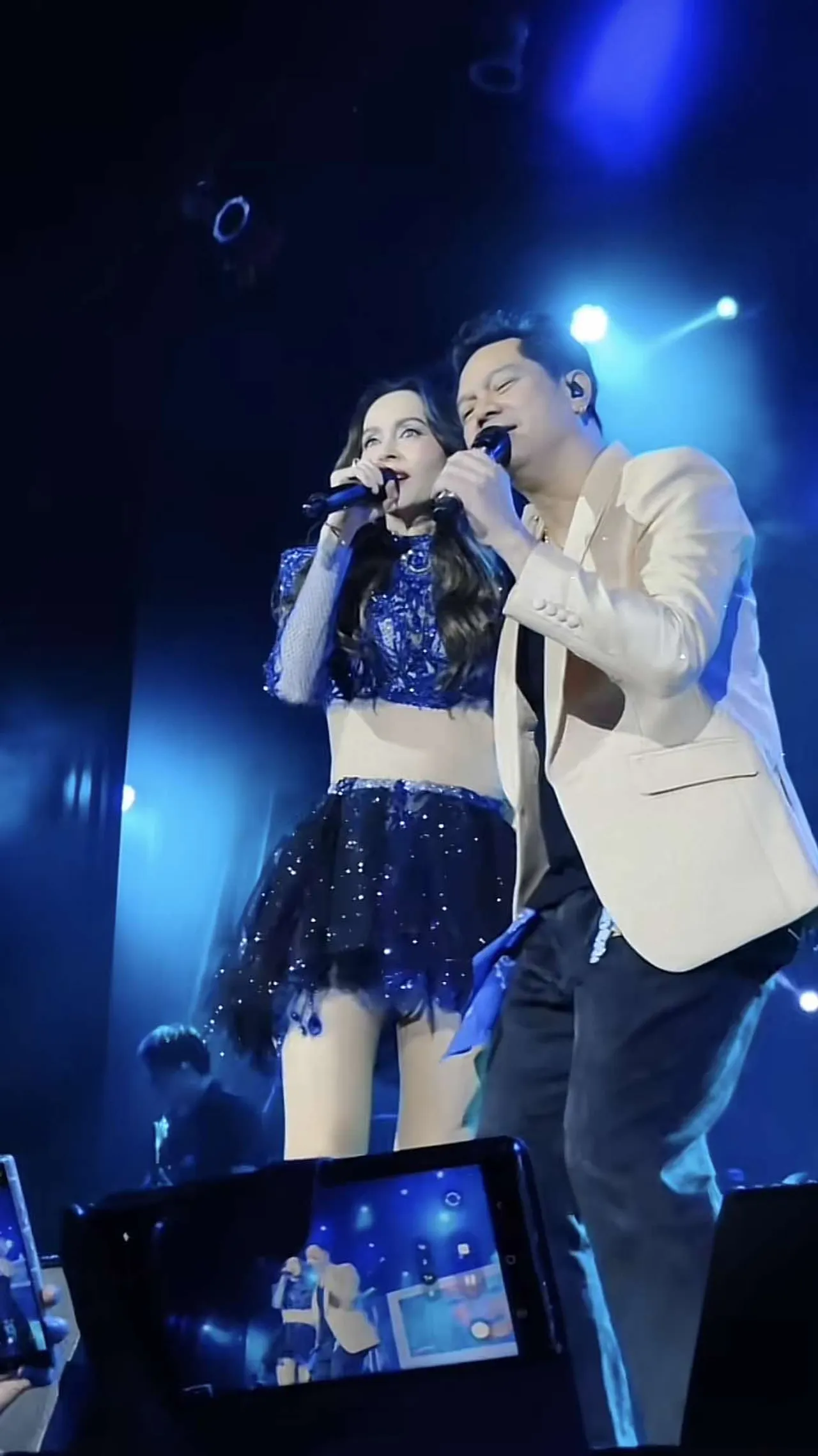 ว้าวมาก นัท-เต๋า ร้องเพลง "รักไม่ช่วยอะไร" แฟนๆ ซึ้งมิตรภาพที่ดี (คลิป)