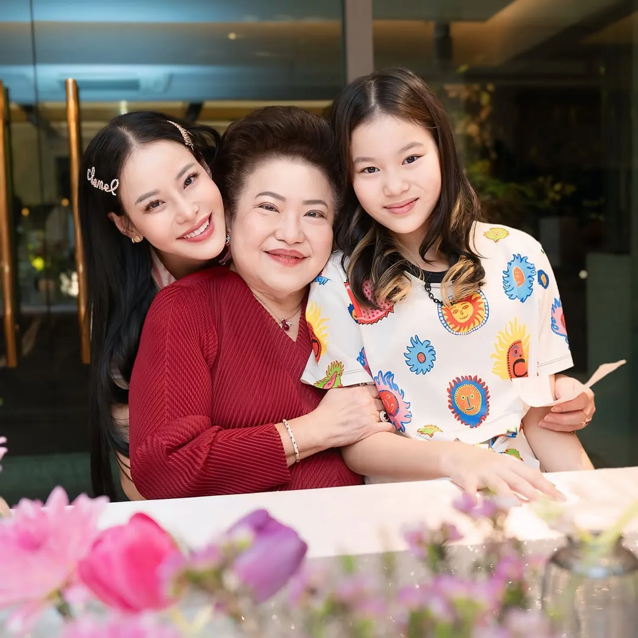 หนิง ปณิตา มอบเช็คไม่กรอกตัวเลขให้แม่เป็นของขวัญวันเกิด มาพร้อมข้อความซึ้ง