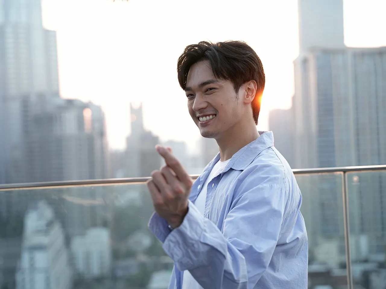 "โอบ-โอบนิธิ" เสิร์ฟโหมดฮาหนังติดลูปวันเดิม "สวัสดีวันจันทร์(ส)" ยก "ปราง" คือความสุขที่เติมเต็ม