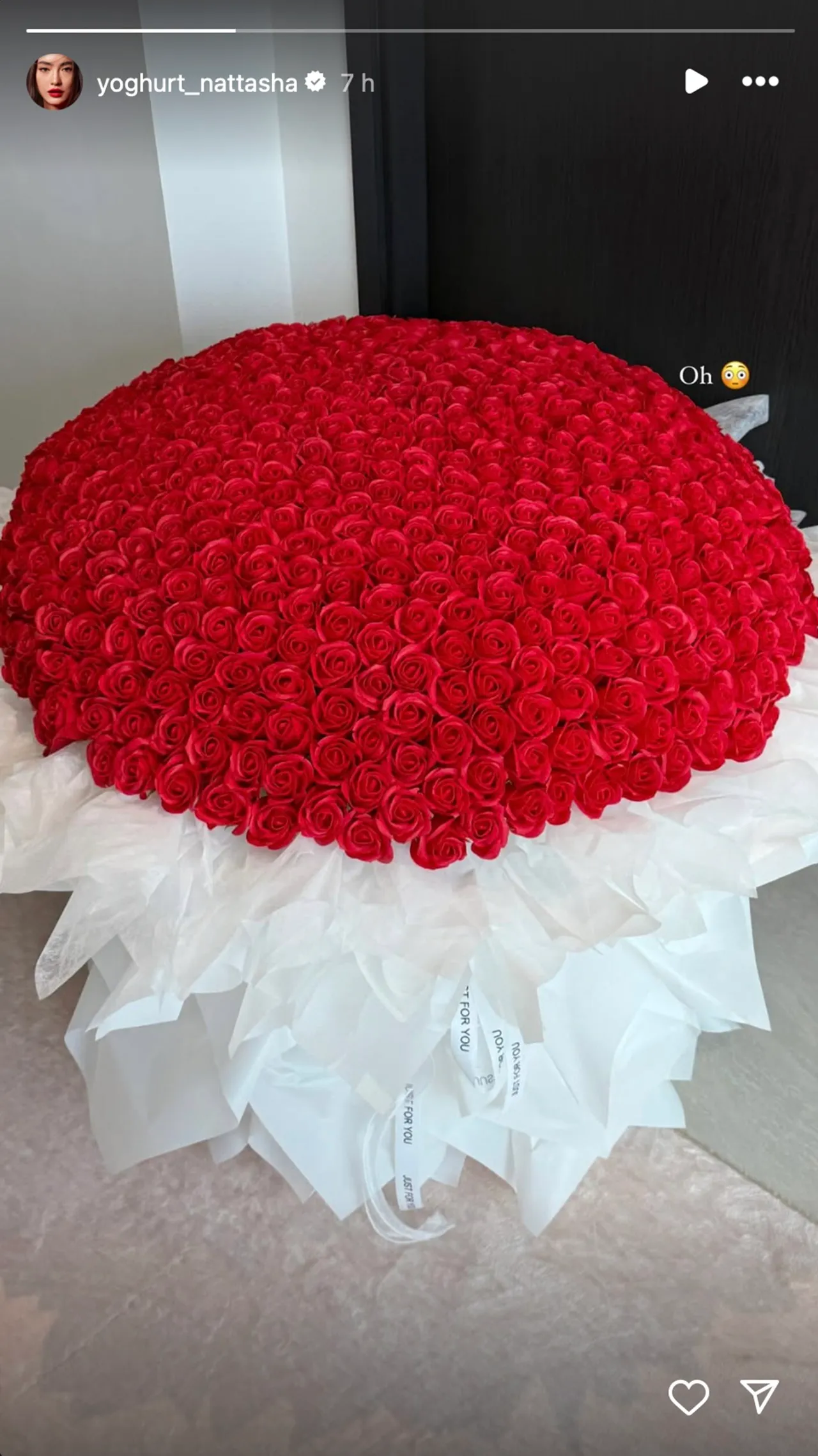 วาเลนไทน์หวานมาก โยเกิร์ต ณัฐฐชาช์ โพสต์ดอกกุหลาบช่อโต สงสัยปีนี้จะไม่โสดแล้ว