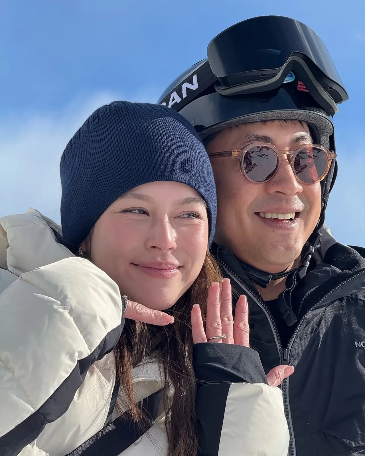  รัก 9 ปี เปอร์ สุวิกรม ทำเซอร์ไพรส์ขอ ยิหวา แต่งงานท่ามกลางภูเขาหิมะ