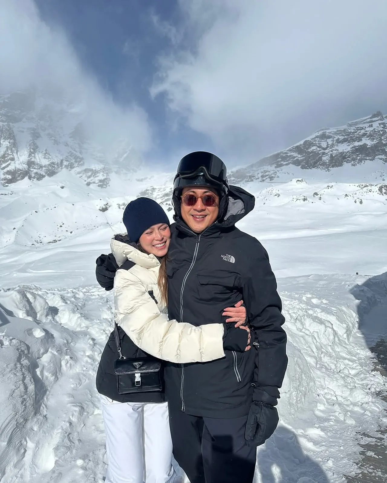  รัก 9 ปี เปอร์ สุวิกรม ทำเซอร์ไพรส์ขอ ยิหวา แต่งงานท่ามกลางภูเขาหิมะ