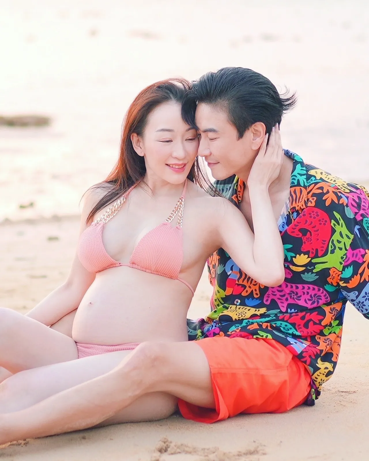 ตู่ ปิยวดี-มาวิน ไหว้ขอบคุณศาลเจ้าพ่อเสือ หลังเคยขอพรเรื่องลูกแล้วสมหวัง