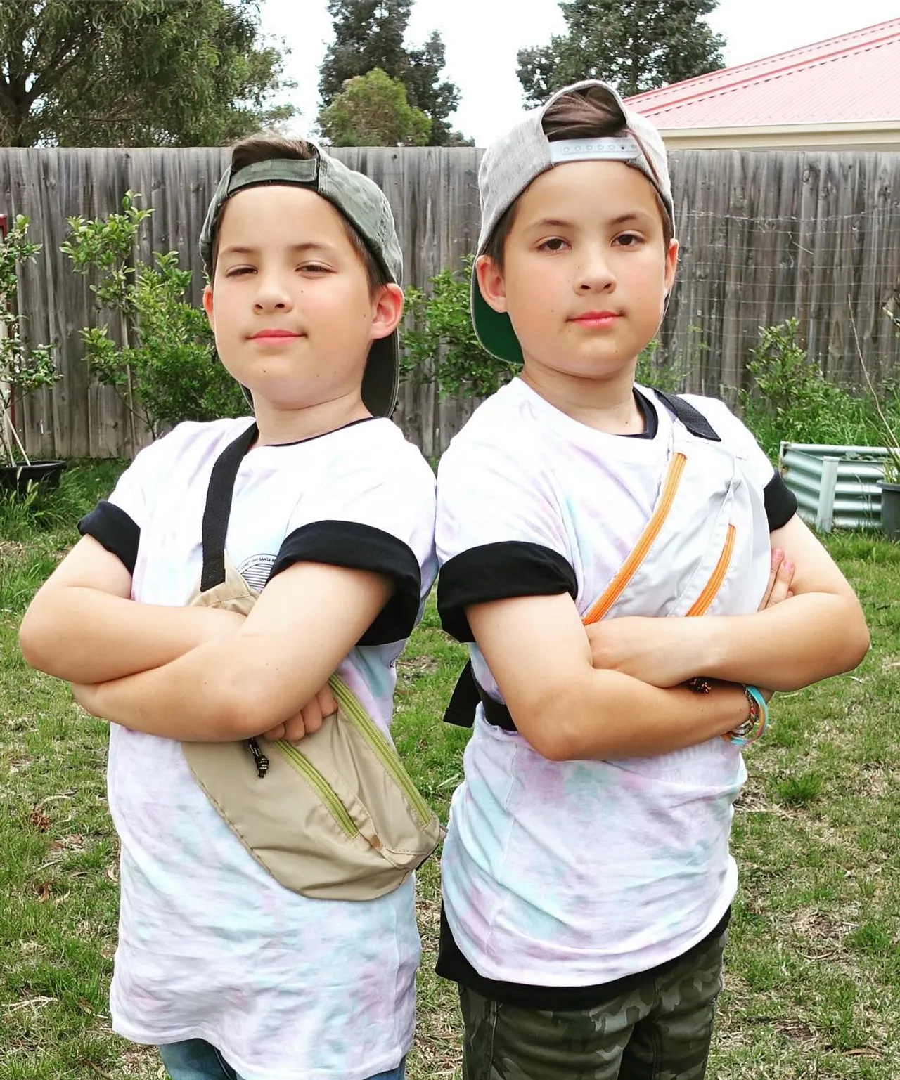 อุ๊ย หล่อมาก ฝาแฝด ไก่-ไข่ "เฮเดน-โจชัว" หลานชาย เติ้ล ตะวัน โตเป็นหนุ่มแล้ว  