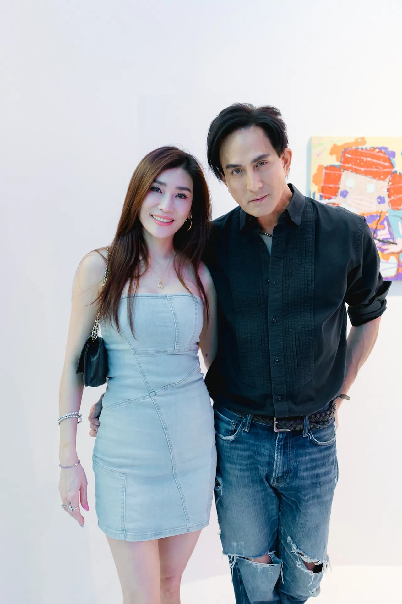 ลูกเกด-พลอย ร่วมเปิด อัคนี่ แกลเลอรี่ศิลปะร่วมสมัยแห่งใหม่กลางใจเมือง