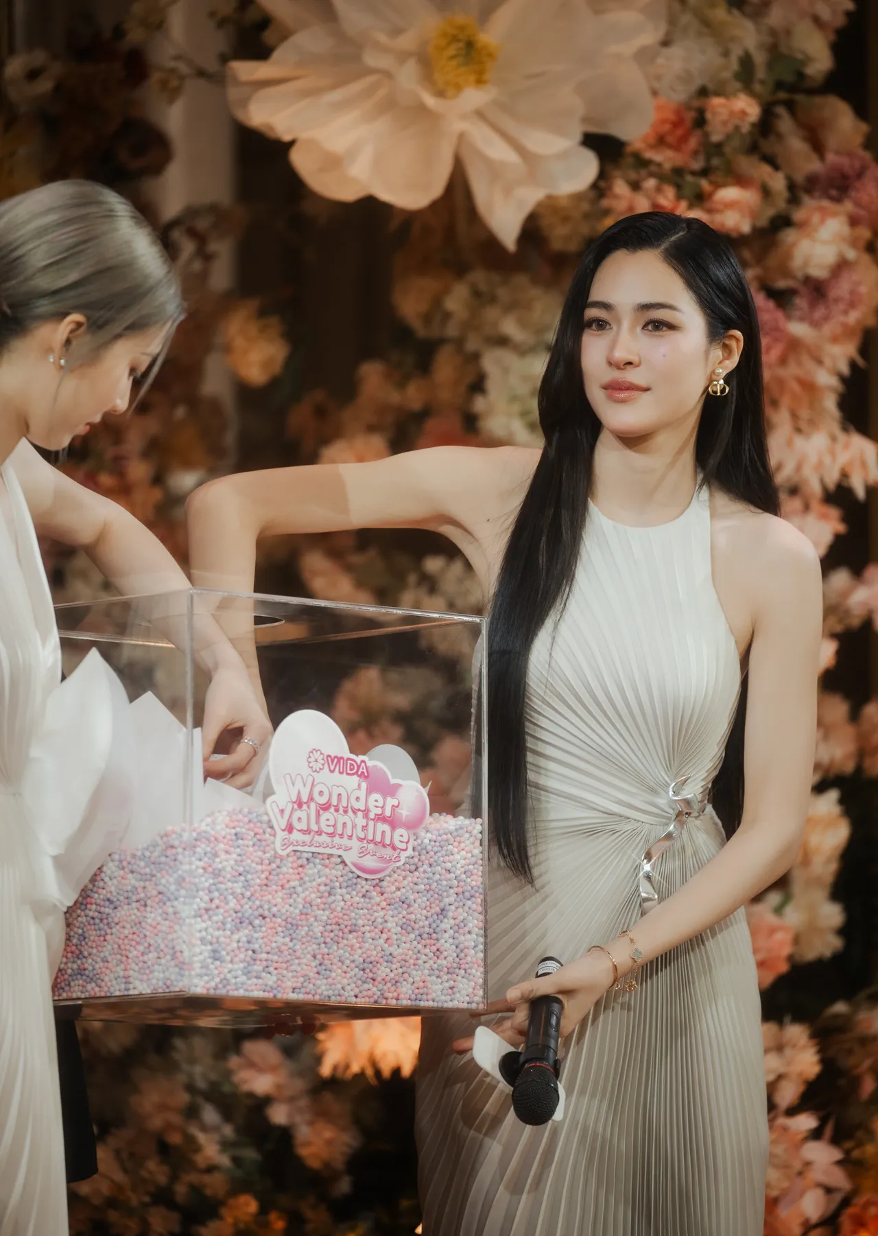 หลิง-ออม 2 สาวสุดฮอต เสิร์ฟความน่ารักพร้อมสร้างความทรงจำสุดพิเศษให้แฟนๆ 