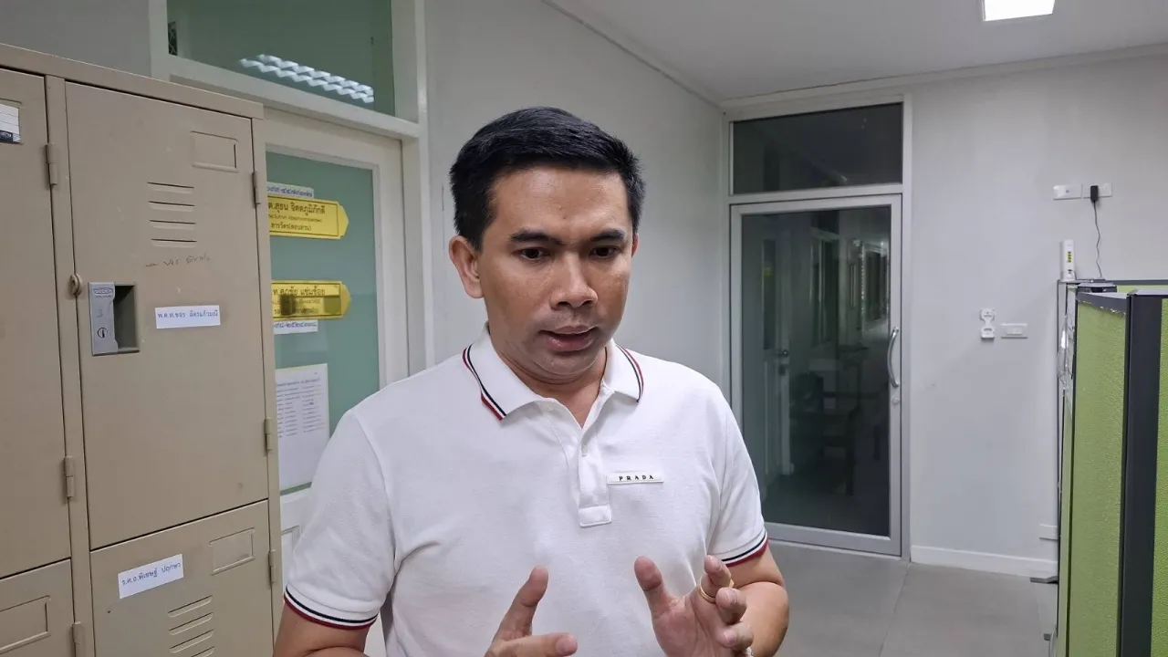 "เอกภพ" พบตำรวจ หลัง รพ. แจ้งเอาผิดปมสาวท้องทิพย์ เผยไม่เชื่อแต่ต้นอยู่แล้ว
