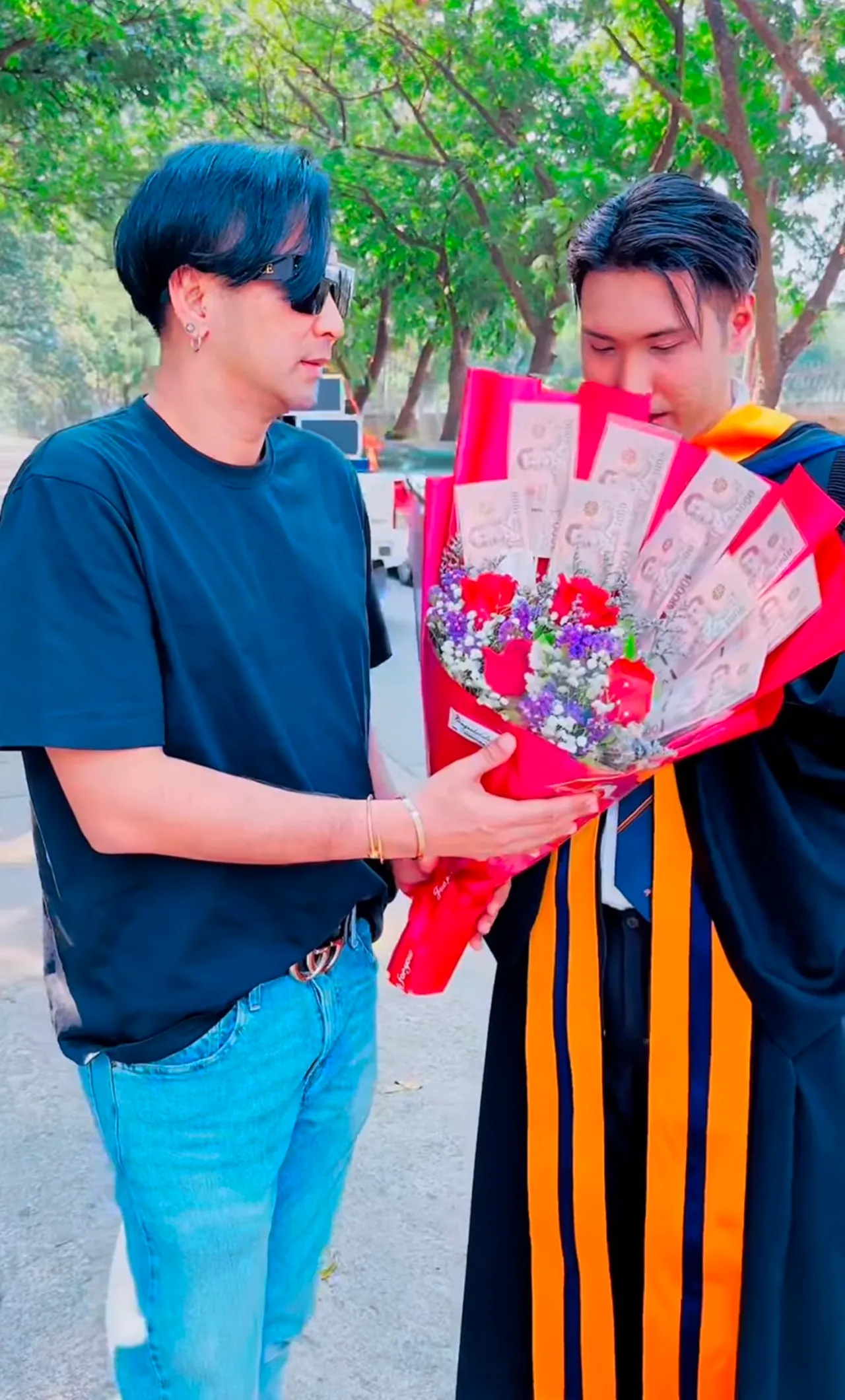 บอล เชิญยิ้ม ปลื้มใจ ลูกชายเข้ารับปริญญาตรี พร้อมเผยสิ่งที่กลัวที่สุด