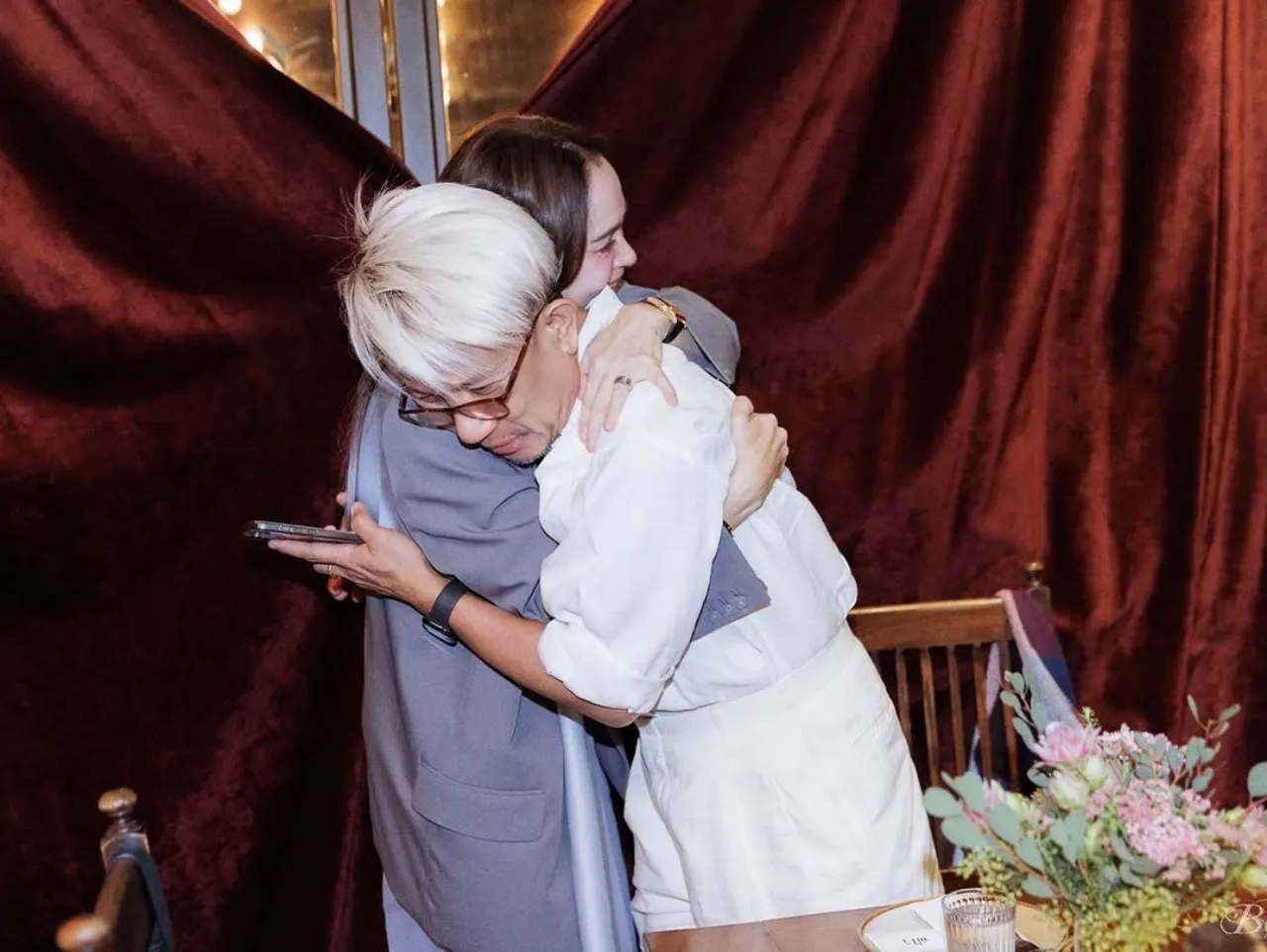 น้ำตาท่วมงาน นัท มีเรีย เจอเพื่อนทำเซอร์ไพรส์ ไม่คิดว่าจะมีคนรักมากขนาดนี้