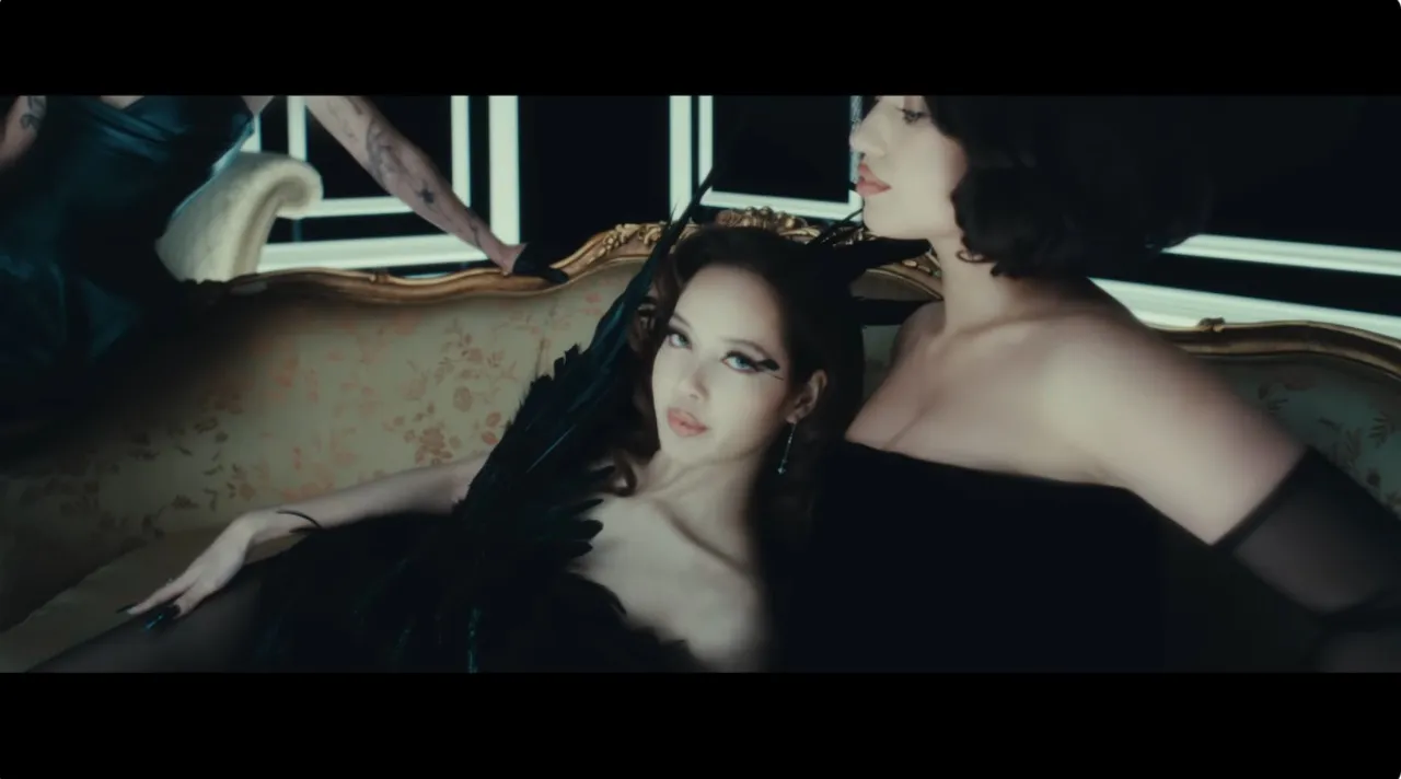 สวยแซ่บสะกดทุกสายตา ลิซ่า ปล่อยเพลงใหม่ "BORN AGAIN" ประกบ Doja Cat - RAYE