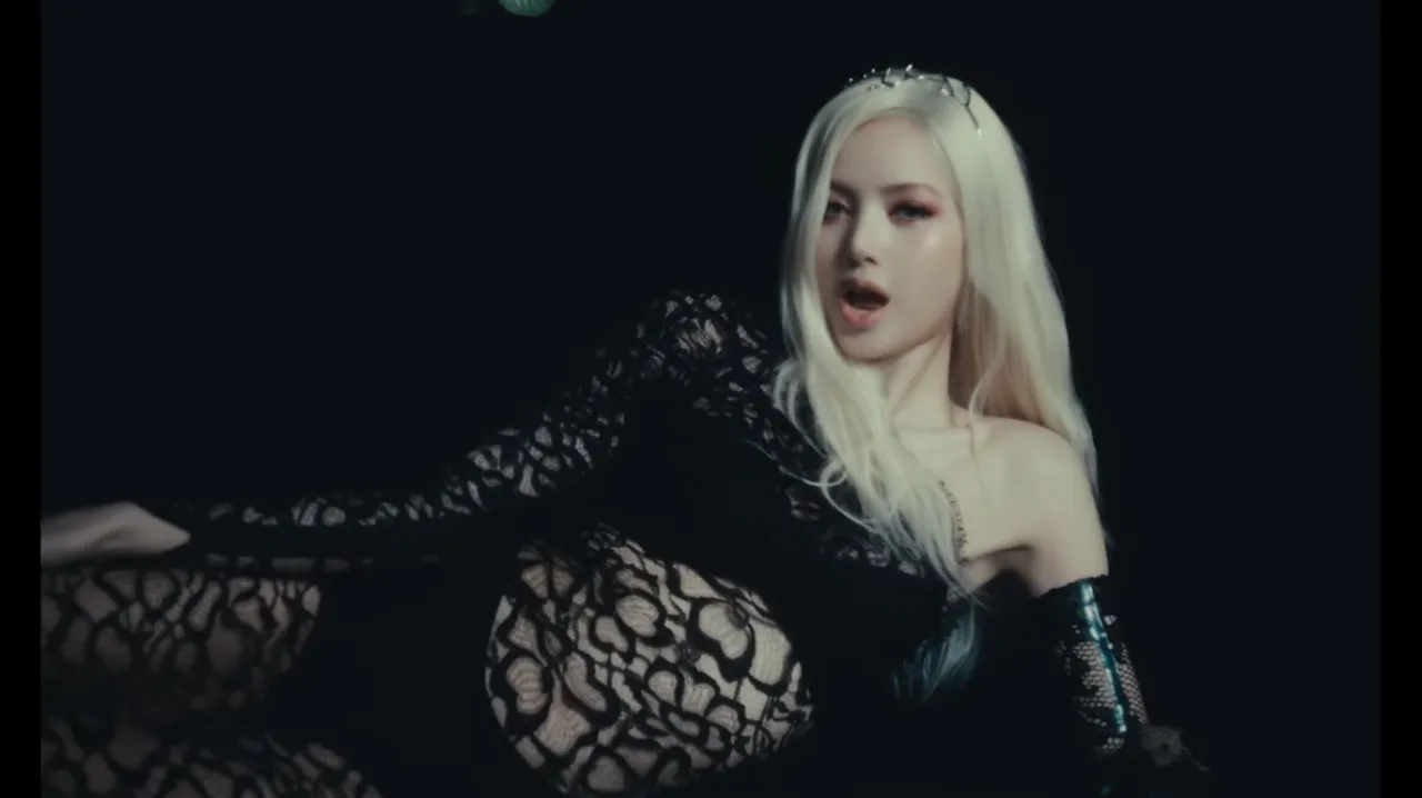 สวยแซ่บสะกดทุกสายตา ลิซ่า ปล่อยเพลงใหม่ "BORN AGAIN" ประกบ Doja Cat - RAYE