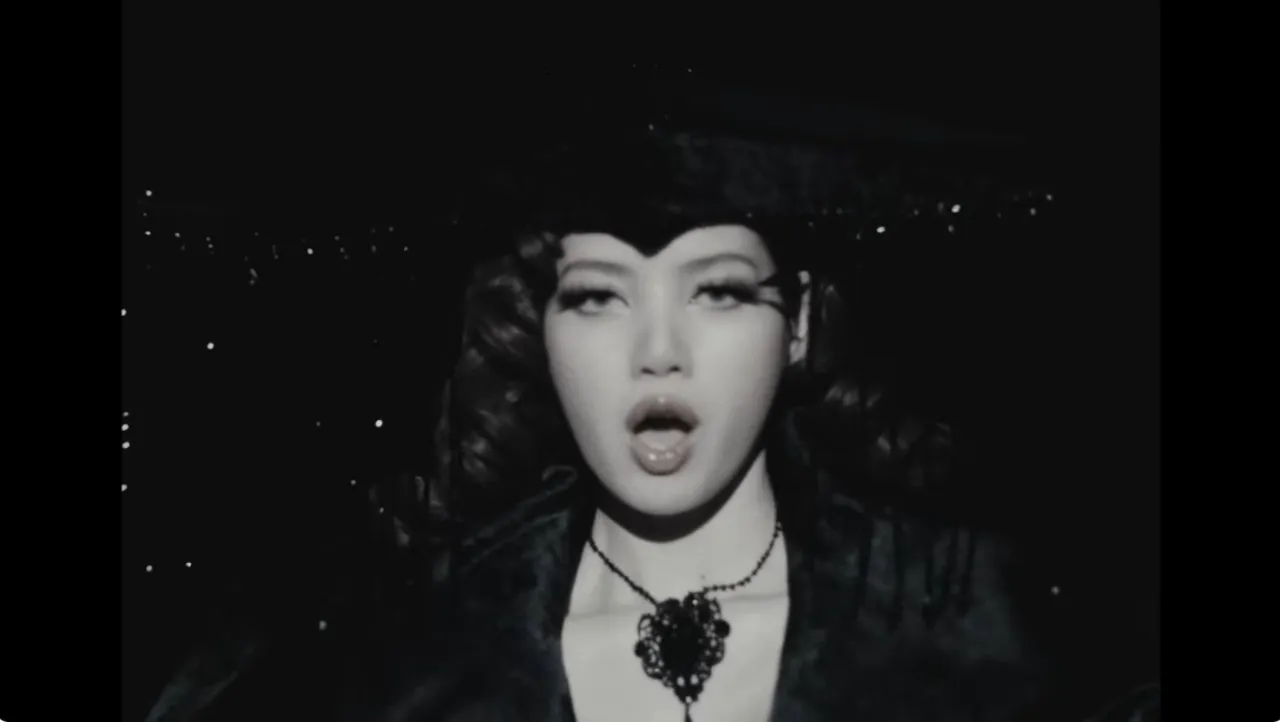 สวยแซ่บสะกดทุกสายตา ลิซ่า ปล่อยเพลงใหม่ "BORN AGAIN" ประกบ Doja Cat - RAYE