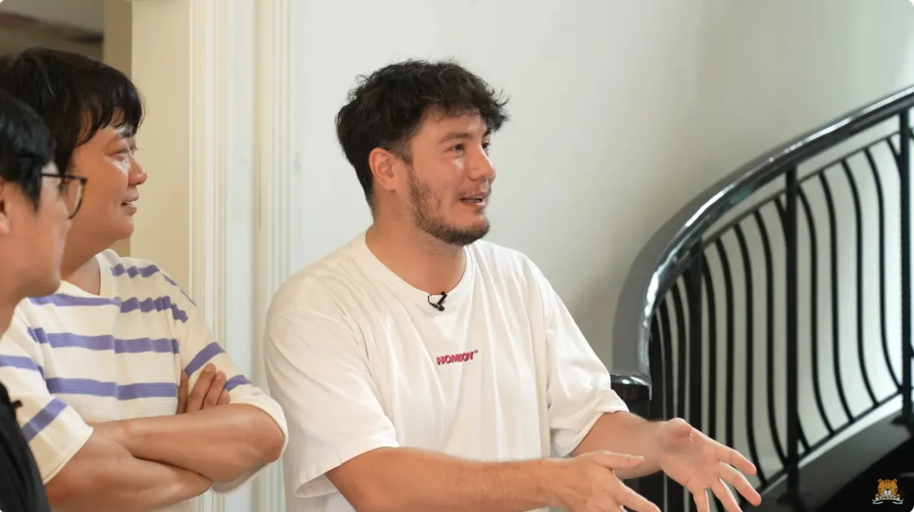 เปิดบ้านหลังใหญ่ของ สเตฟาน เผยเหตุผลที่แยกห้องนอนกับแฟนสาว จะได้ไม่ต้องทะเลาะกัน