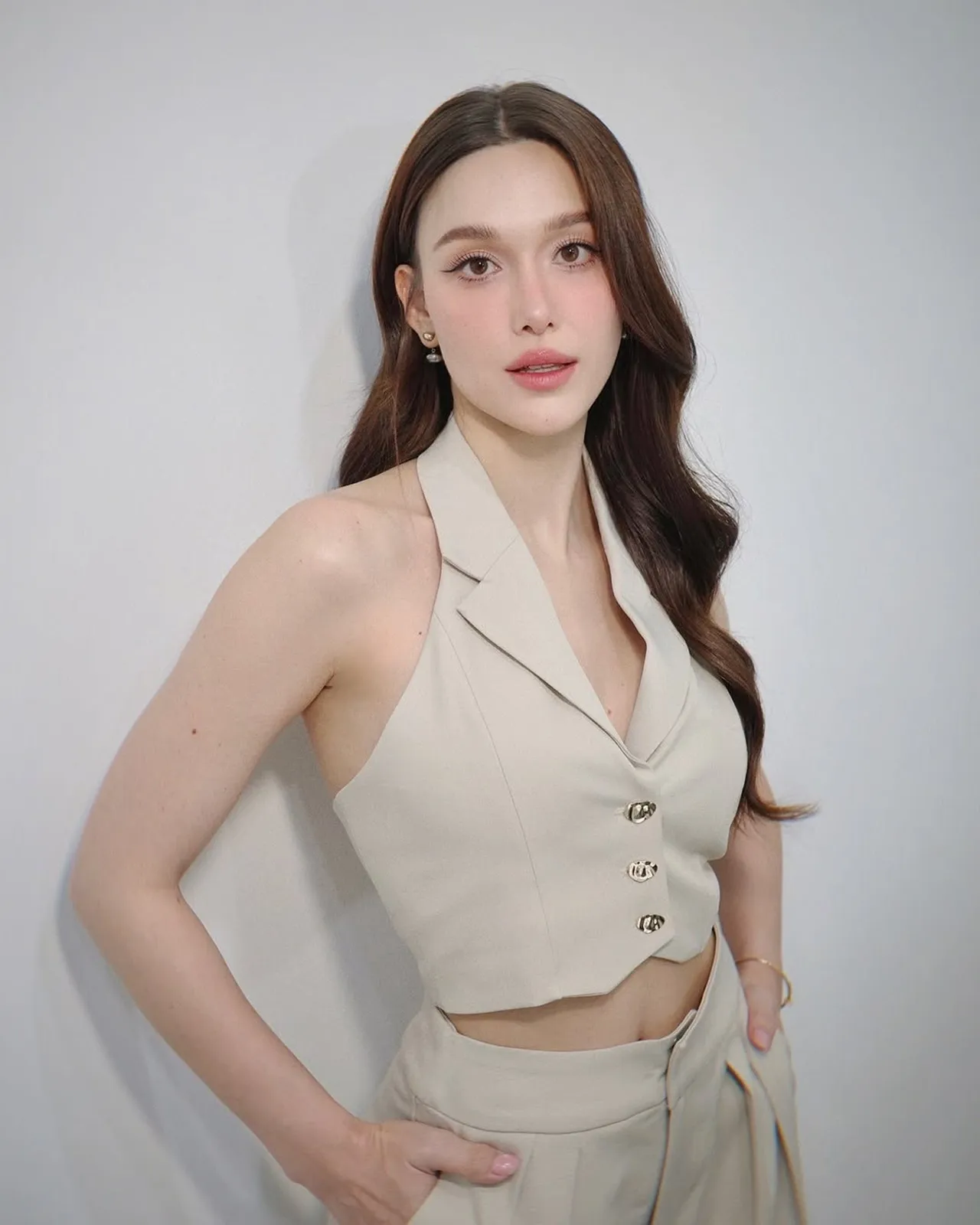 แจ็คกี้ ชาเคอลีน ประกาศเป็นแม่เลี้ยงเดี่ยว ชาวเน็ตจี้ถามใครคือพ่อแมว