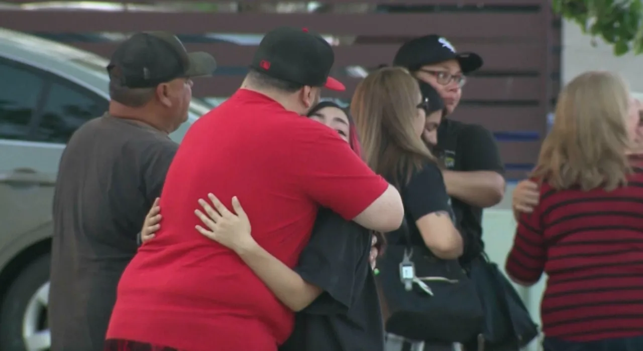 พ่อแม่ใจสลาย เด็ก 1 ขวบเสียชีวิต หลังถูกญาติทิ้งไว้ในรถร้อนที่สหรัฐฯ