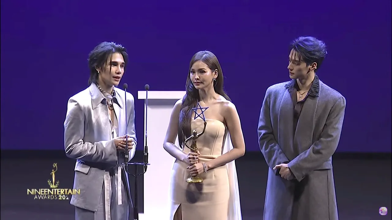 เจฟ ซาเตอร์ พูดซึ้งถึง แม่สีดา พัวพิมล ตอนขึ้นรับรางวัล 'อยากบอกแม่เราทำได้แล้ว'