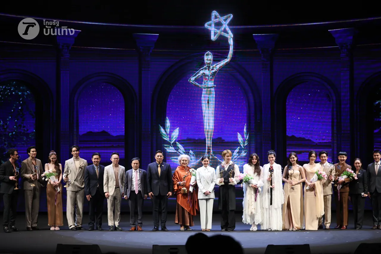 อนันดา-อิงฟ้า คว้ารางวัลนักแสดงชาย-หญิง แห่งปี จากเวทีไนน์เอ็นเตอร์เทนอวอร์ด 2025