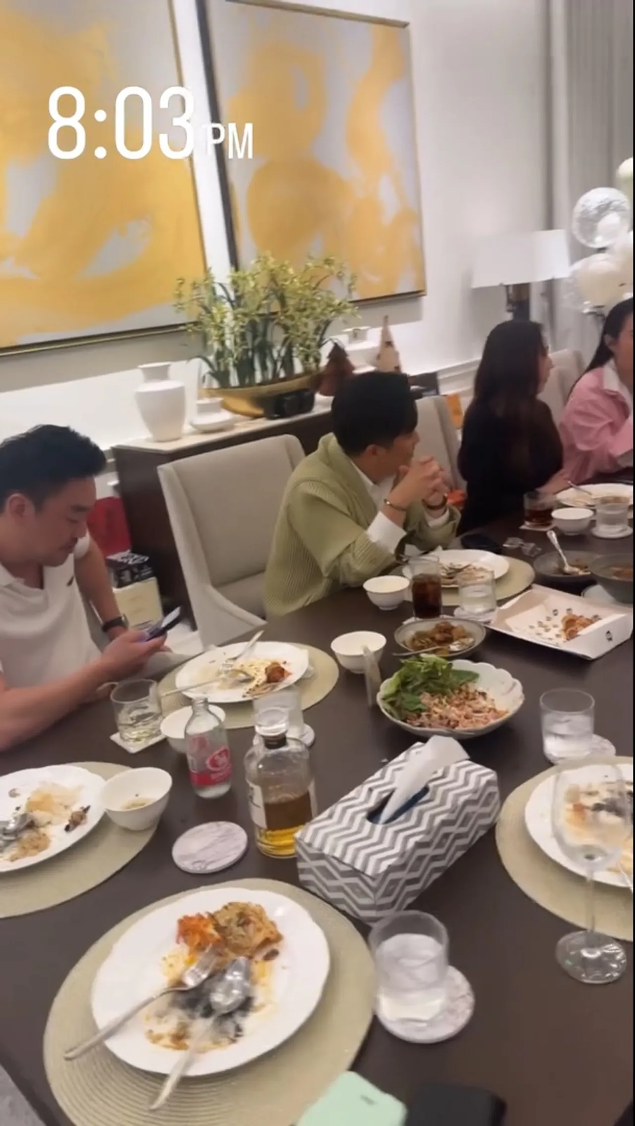 ส่องโมเมนต์ชวนยิ้ม อั้ม พัชราภา เจอ ไฮโซพก อีกครั้งในวันเกิด เมย์ พิชญ์นาฏ