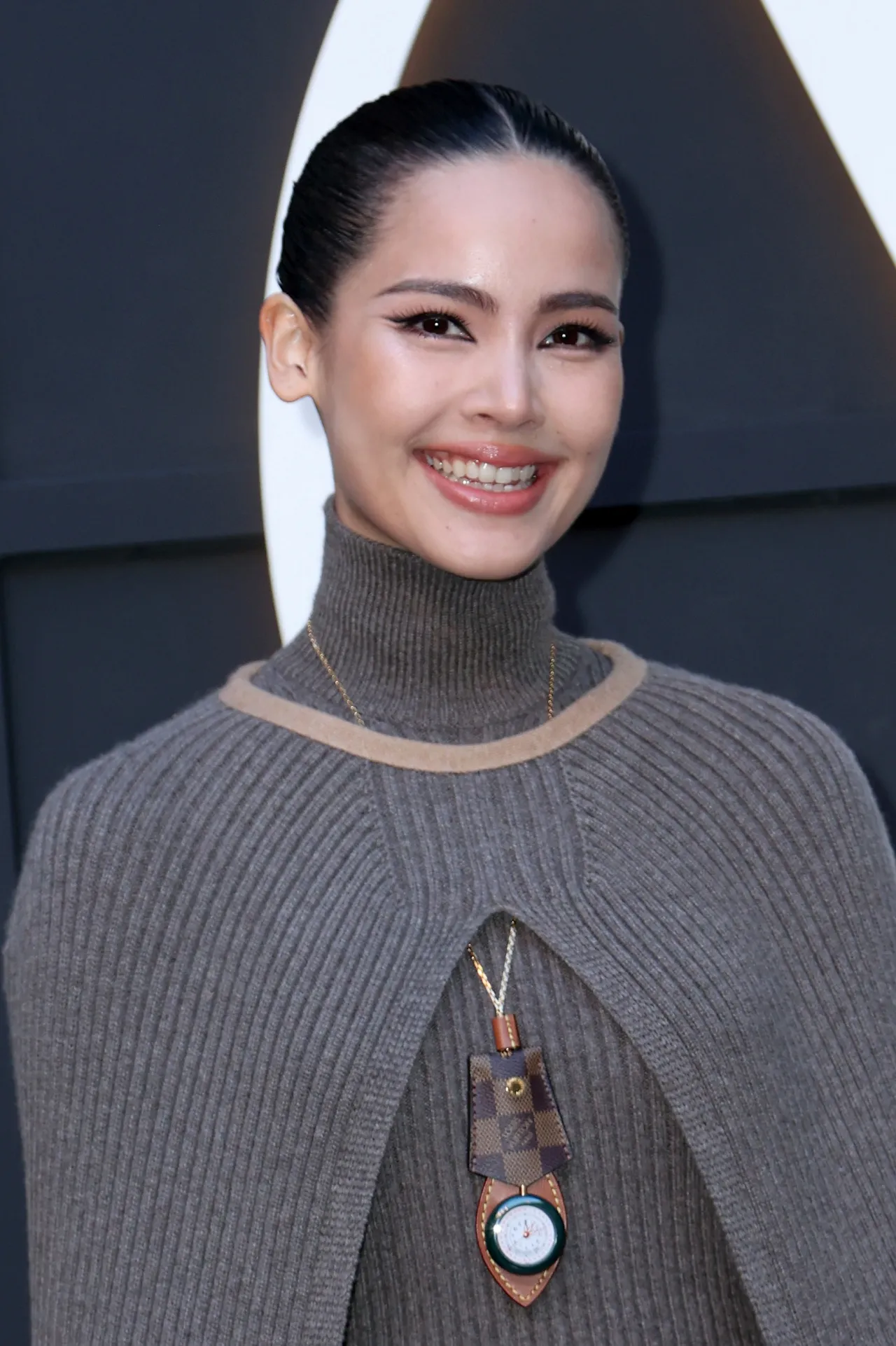 ญาญ่า อุรัสยา แต่งตัวสุดจึ้ง ร่วมชมโชว์คอลเลกชั่นแบรนด์ดังที่ฝรั่งเศส (คลิป)