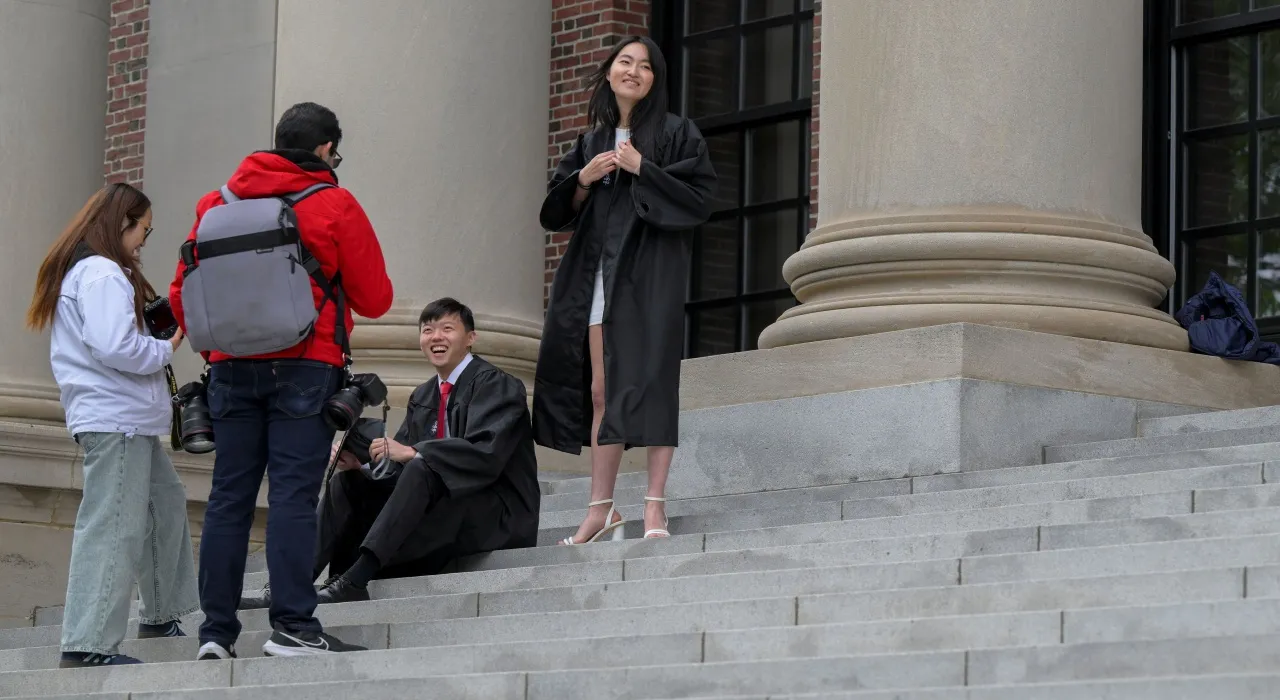 ศาลสหรัฐฯสั่งระงับ คำสั่งห้ามม.ฮาร์วาร์ดรับนศ.ต่างชาติของทรัมป์ชั่วคราว