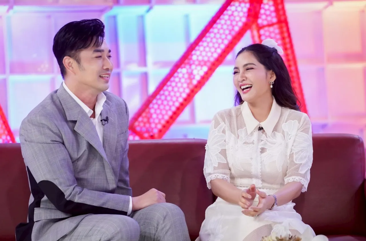 เจมส์-ครูก้อย เปิดที่มาความฮา มีช่อง "คู่กัน" เพราะภรรยาอยากเป็นดารา (คลิป)