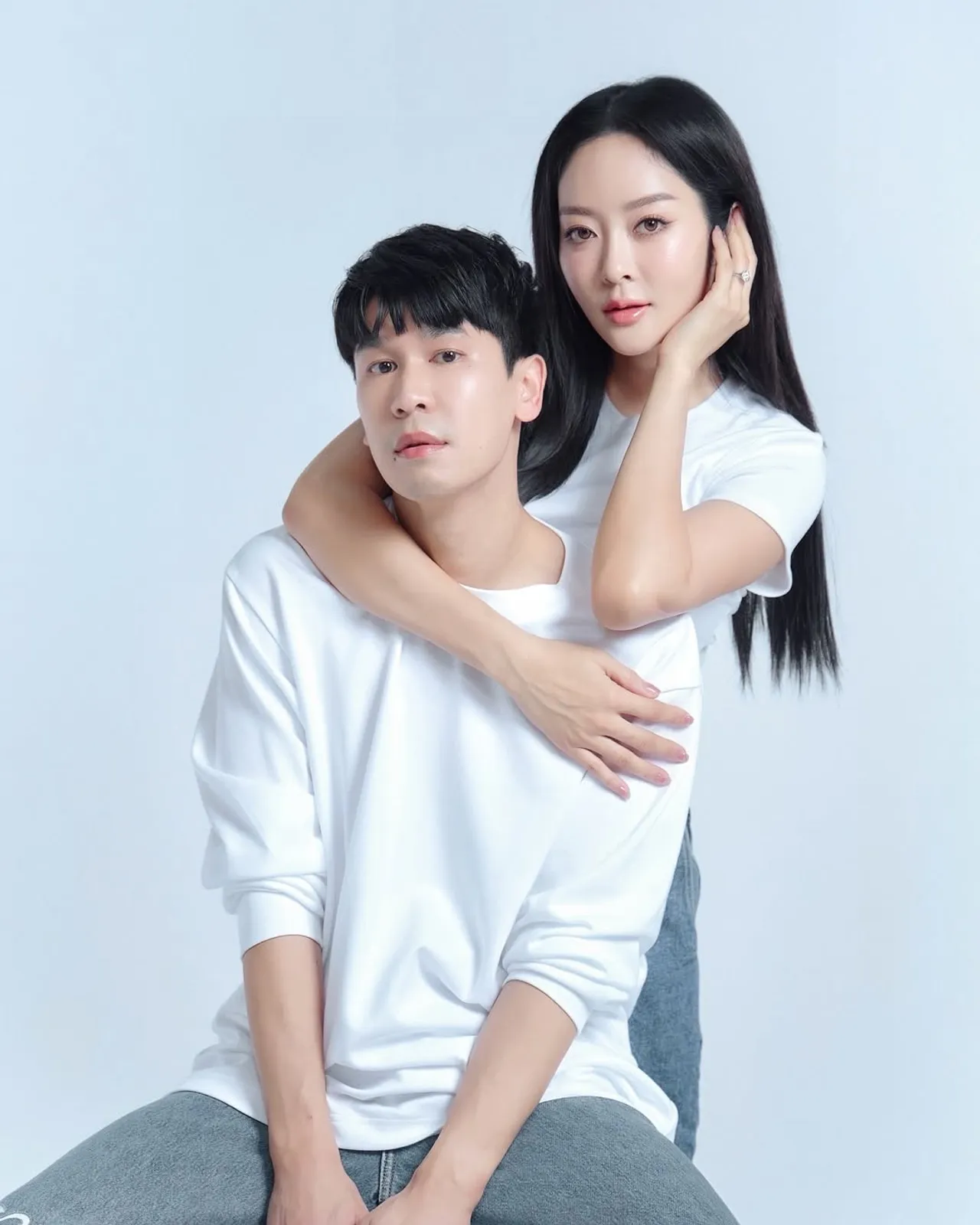 แก้มบุ๋ม-พีท ให้ AI ลบคนข้างหลังออก แต่รูปที่ได้พีกมาก นึกว่าโดนแฮ็กไอจี