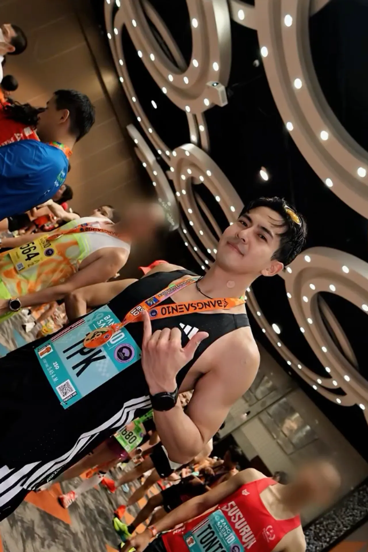 ไม่ธรรมดา เต้ย พงศกร พระเอกเจ้าลมกรด โชว์สถิติวิ่งมาราธอน ติด TOP100   