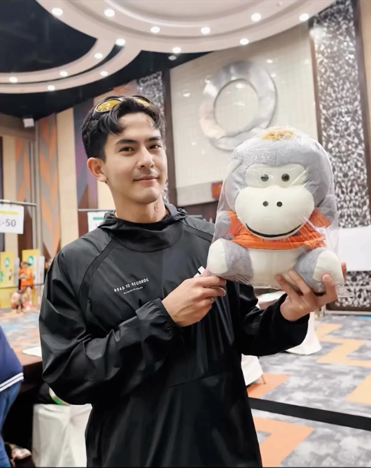 ไม่ธรรมดา เต้ย พงศกร พระเอกเจ้าลมกรด โชว์สถิติวิ่งมาราธอน ติด TOP100   