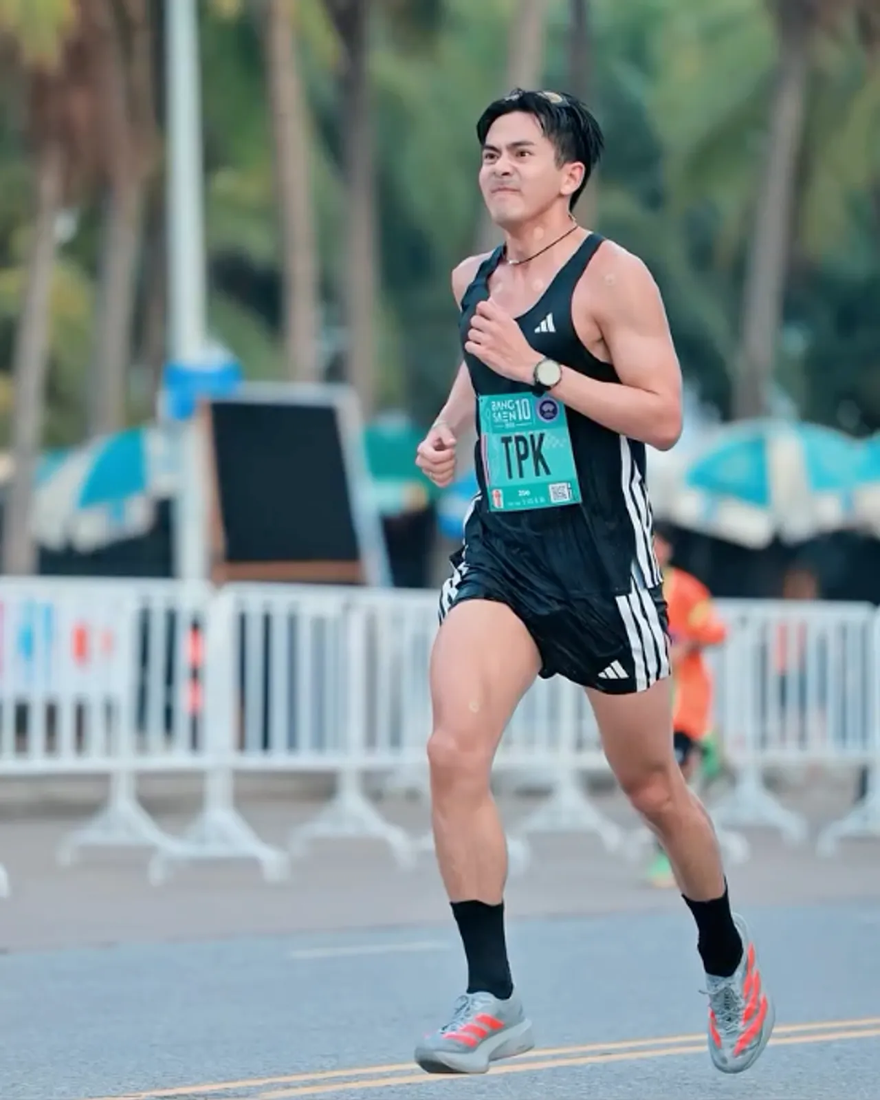 ไม่ธรรมดา เต้ย พงศกร พระเอกเจ้าลมกรด โชว์สถิติวิ่งมาราธอน ติด TOP100   