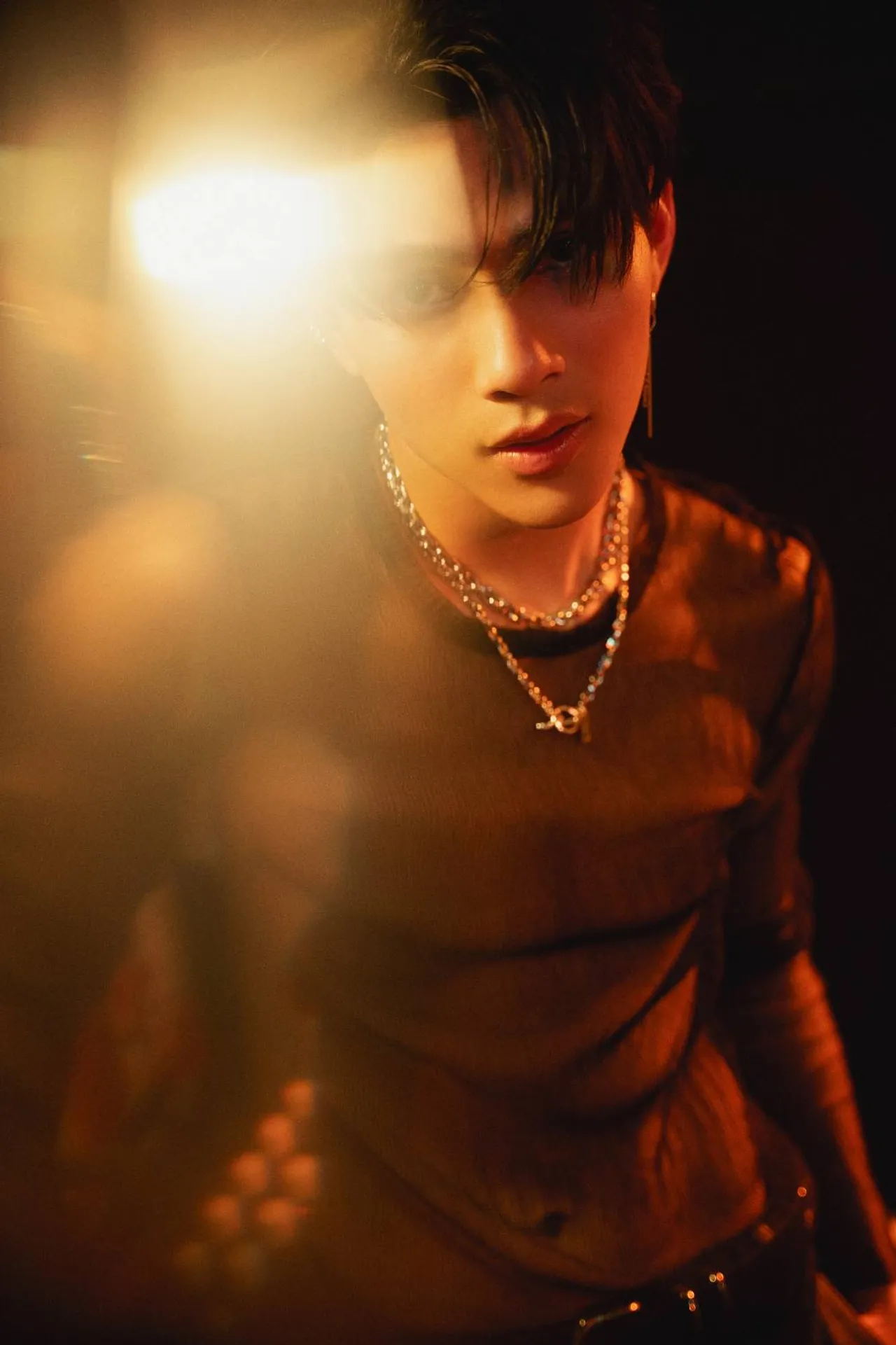 WHITE MUSIC เปิดตัว สมุย นักร้องคลื่นลูกใหม่ กับเพลง UP AND DOWN